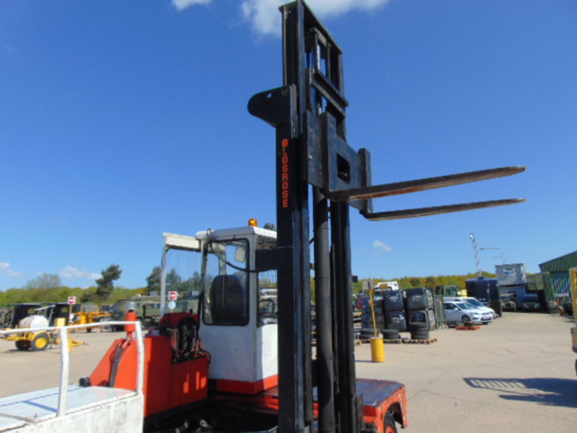 FANTUZZI SF40U 4000kg Sideloader Forklift - Image 2 of 15