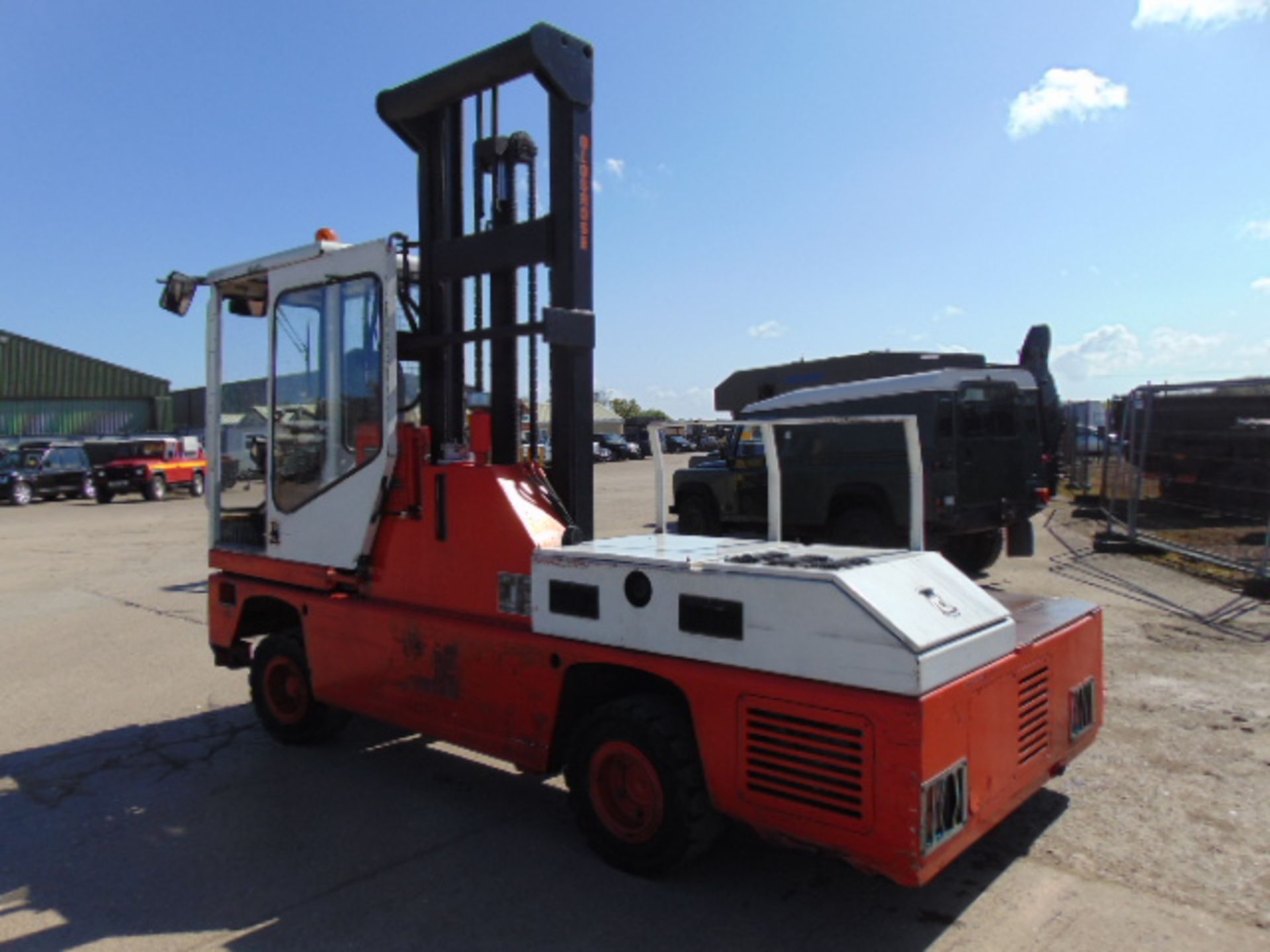 FANTUZZI SF40U 4000kg Sideloader Forklift - Image 6 of 15