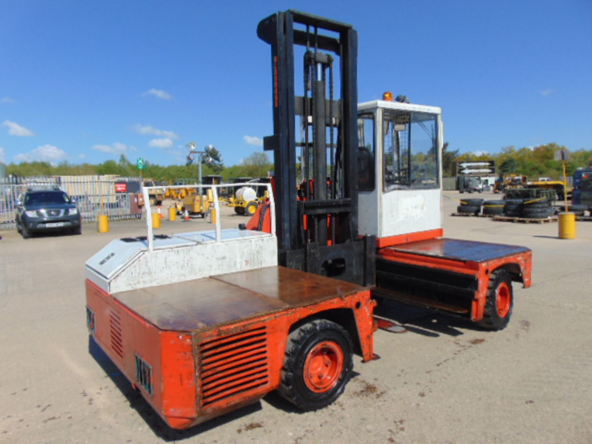 FANTUZZI SF40U 4000kg Sideloader Forklift - Image 3 of 15