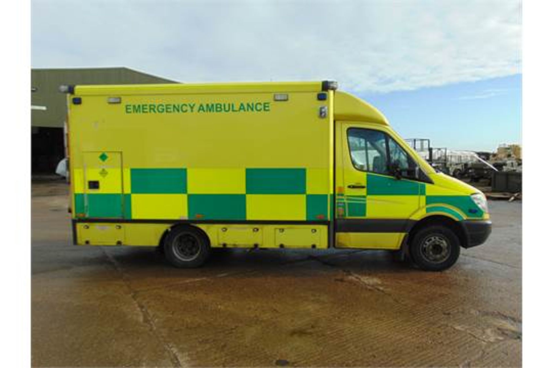 Mercedes Sprinter 515 CDI Turbo diesel ambulance - Image 5 of 21