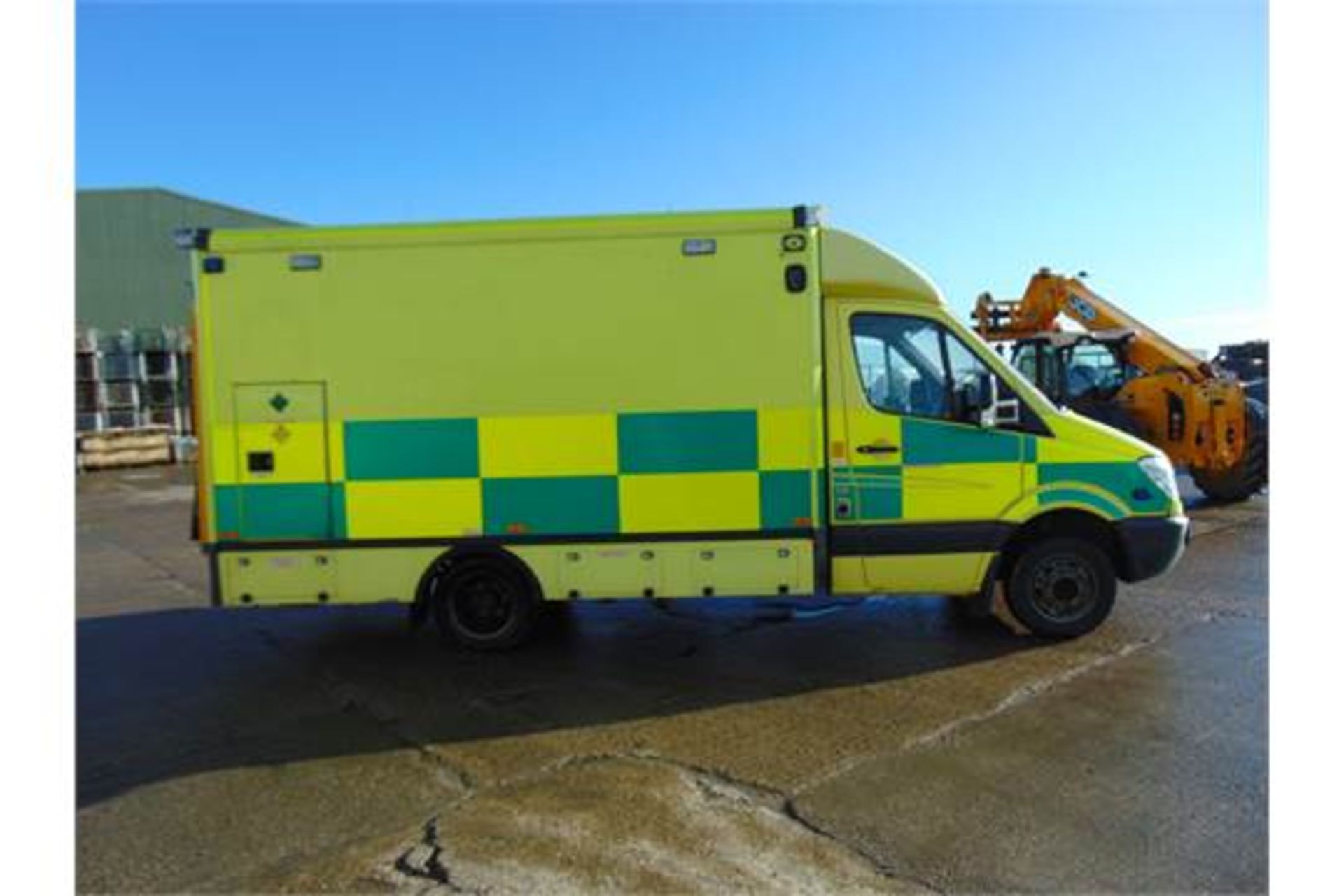 Mercedes Sprinter 515 CDI Turbo diesel ambulance - Image 5 of 22