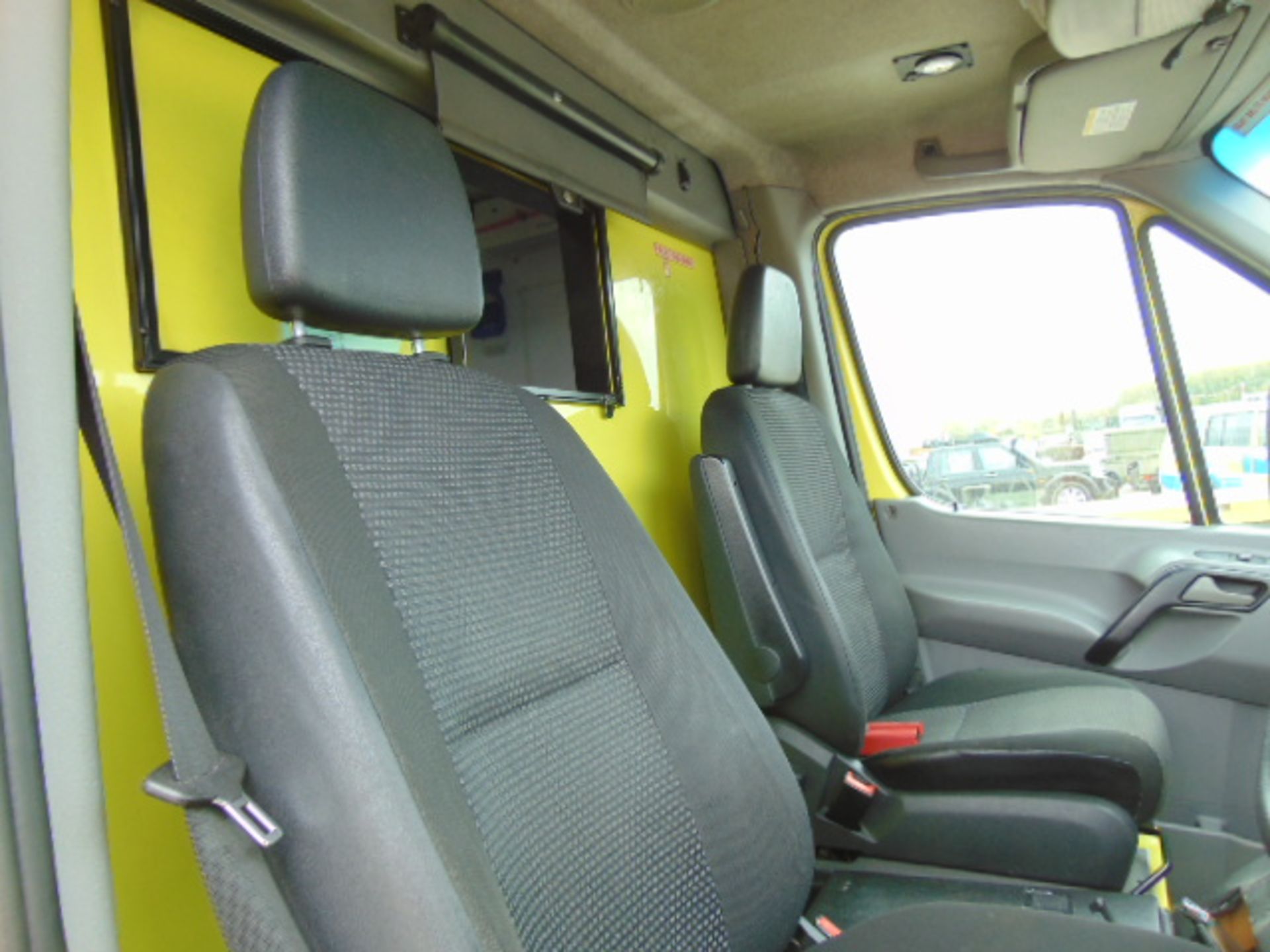 Mercedes Sprinter 515 CDI Turbo diesel ambulance - Image 12 of 20