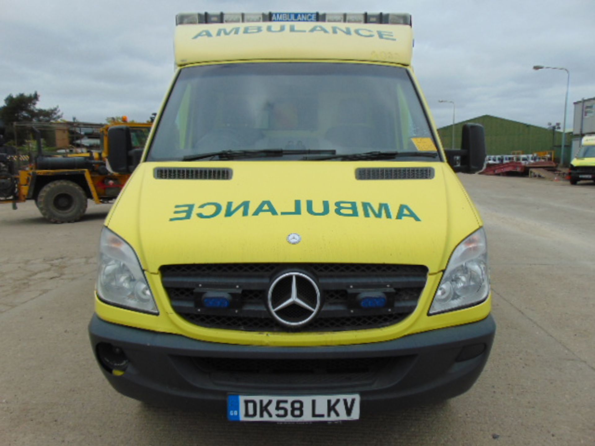 Mercedes Sprinter 515 CDI Turbo diesel ambulance - Image 2 of 18