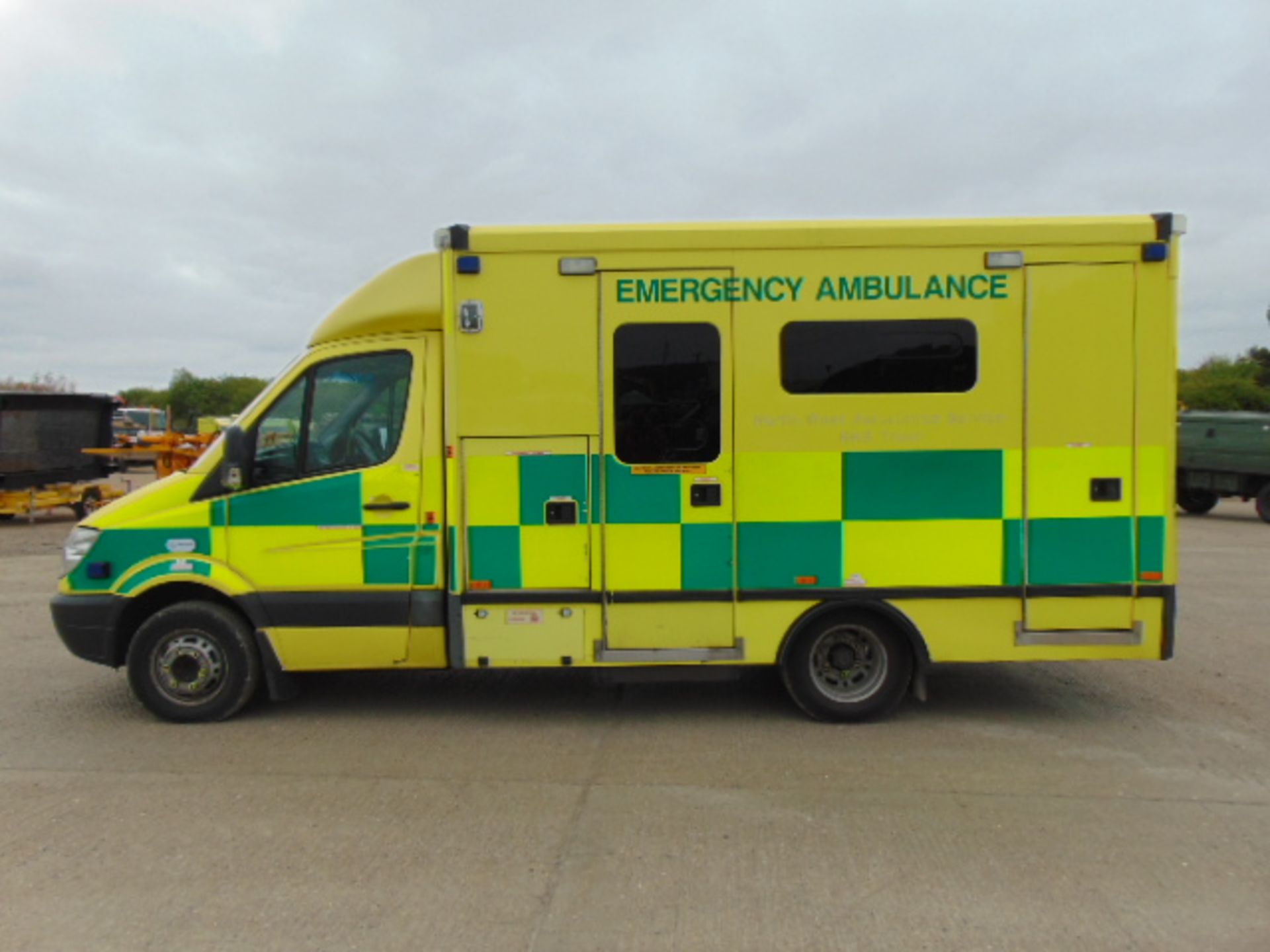 Mercedes Sprinter 515 CDI Turbo diesel ambulance - Image 4 of 18