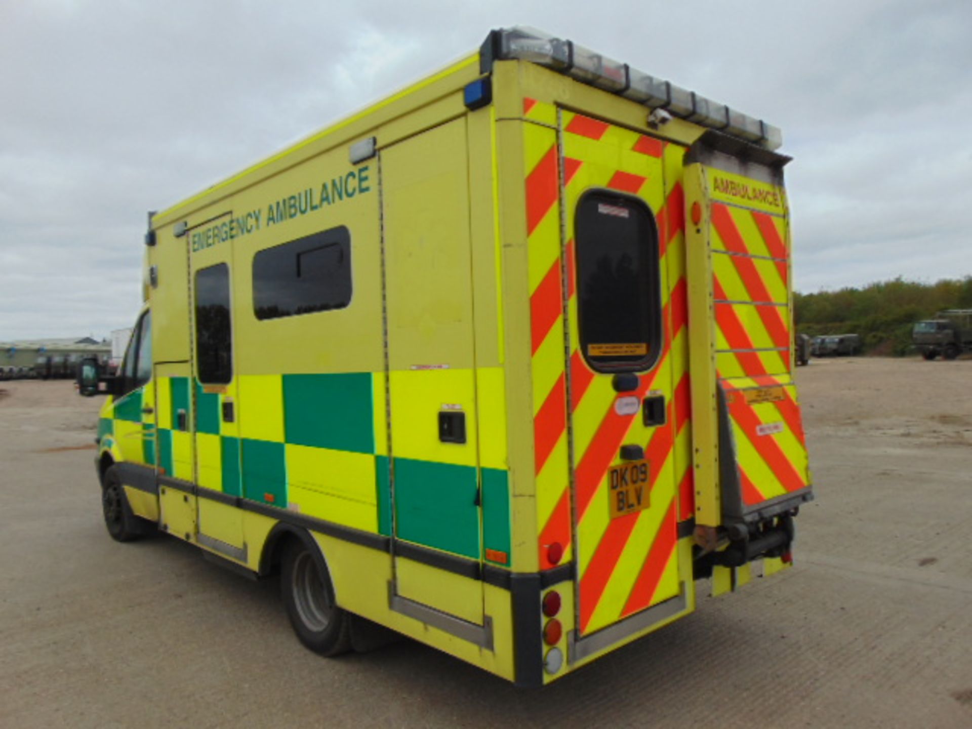 Mercedes Sprinter 515 CDI Turbo diesel ambulance - Image 8 of 20