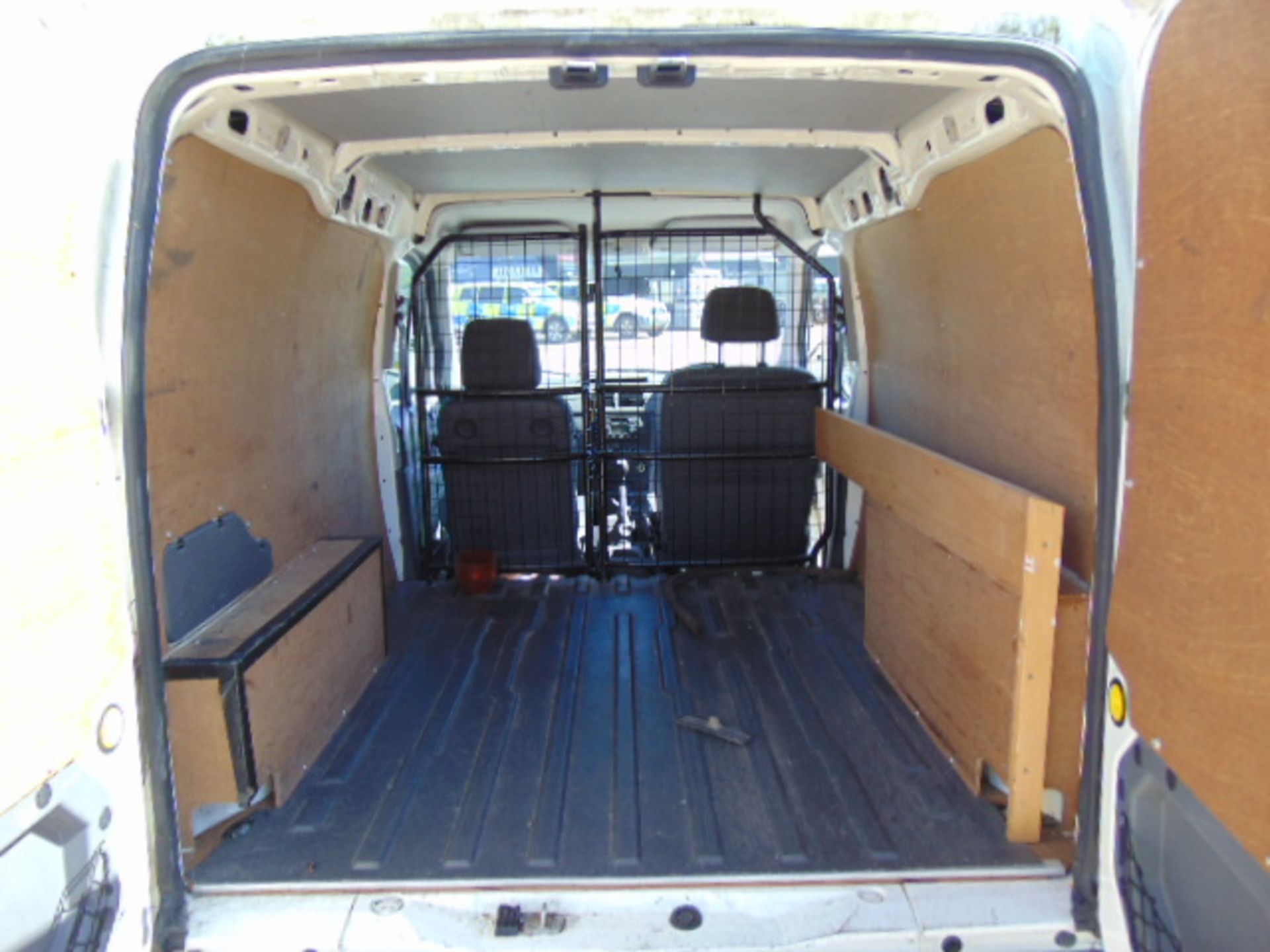 Ford Transit Connect T200 TDDi Panel Van - Image 16 of 18