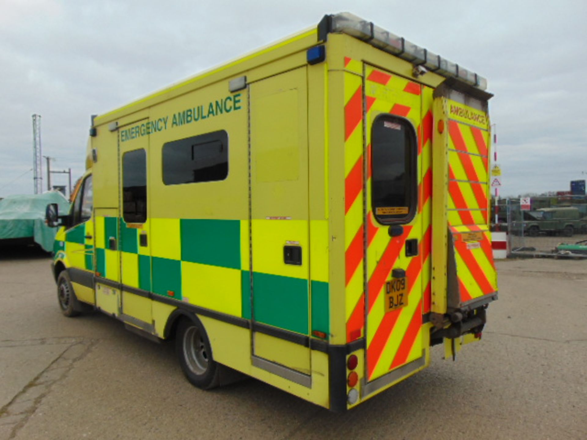 Mercedes Sprinter 515 CDI Turbo diesel ambulance - Image 8 of 23