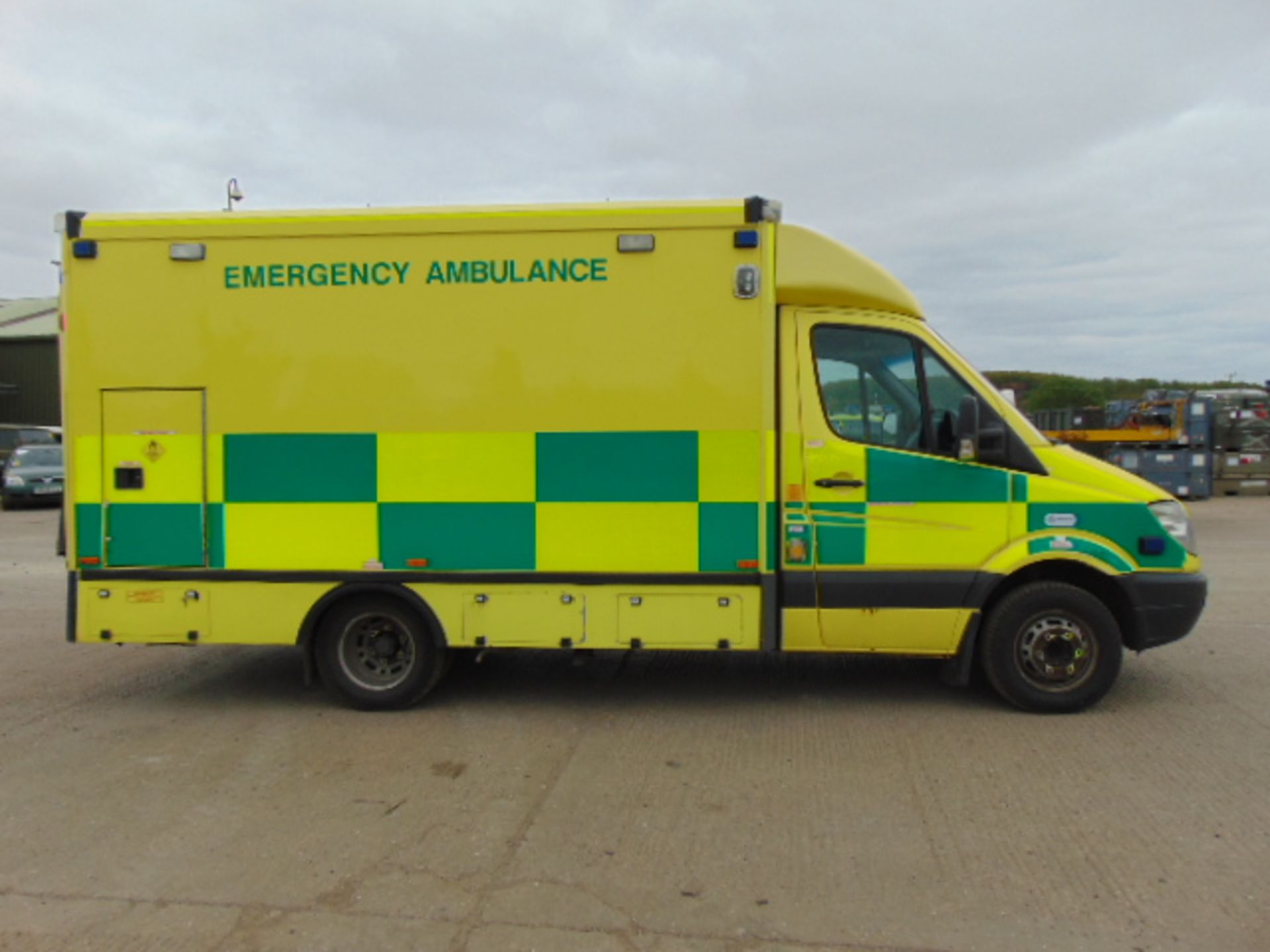 Mercedes Sprinter 515 CDI Turbo diesel ambulance - Image 5 of 18