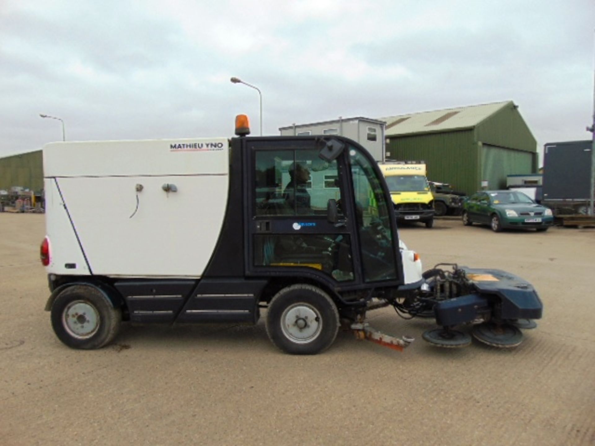 Mathieu YNO Aquazura 4.5t 2.8D Sweeper/Scrubber - Image 5 of 19