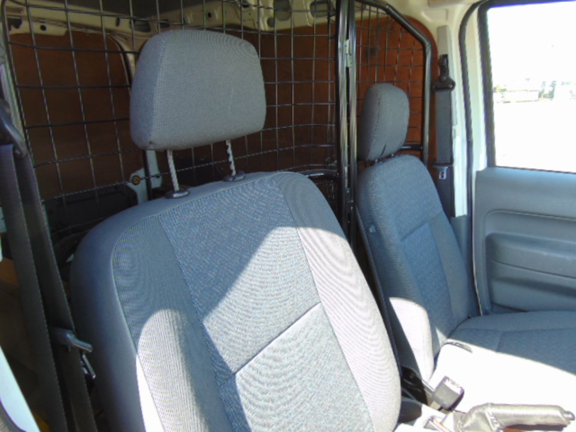 Ford Transit Connect T200 TDDi Panel Van - Image 15 of 18