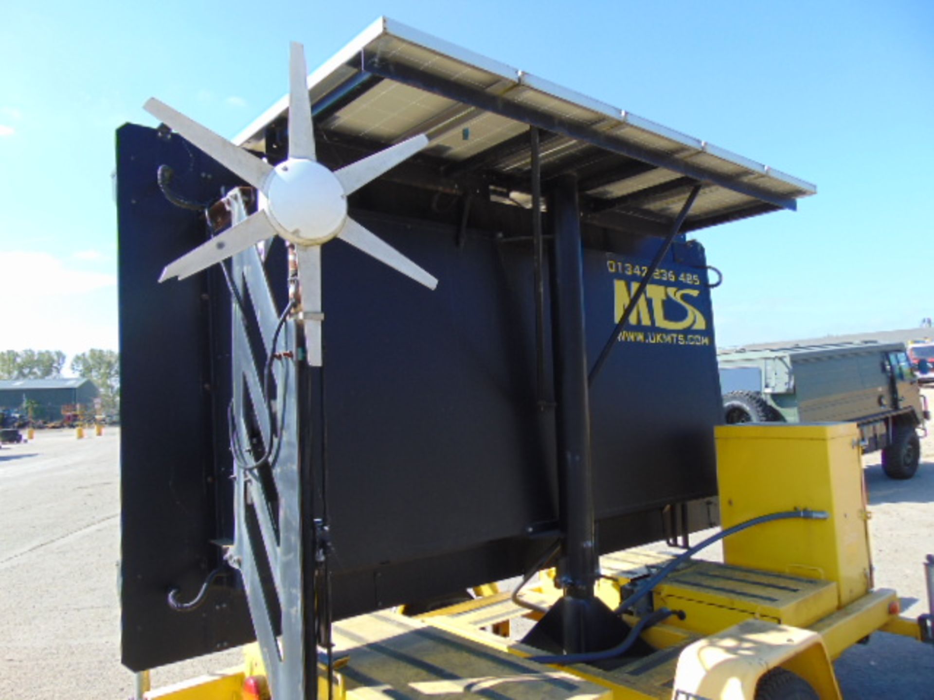 Trailer Mounted Solar Message Board - Image 5 of 12