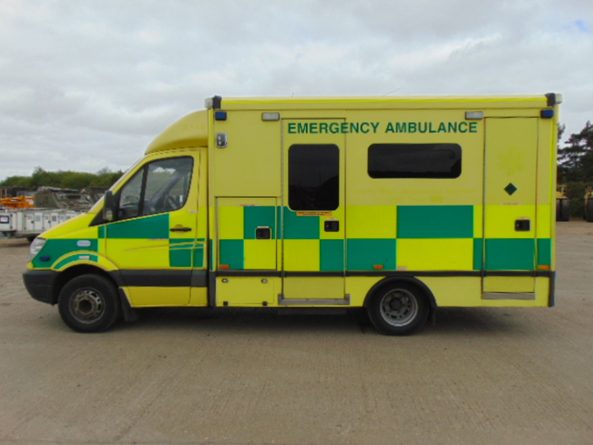 Mercedes Sprinter 515 CDI Turbo diesel ambulance - Image 4 of 22