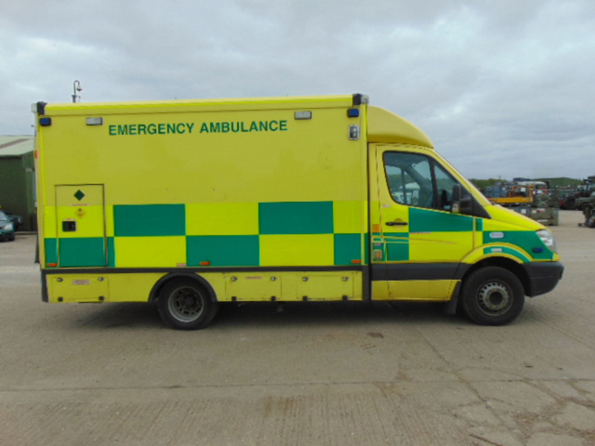 Mercedes Sprinter 515 CDI Turbo diesel ambulance - Image 5 of 21