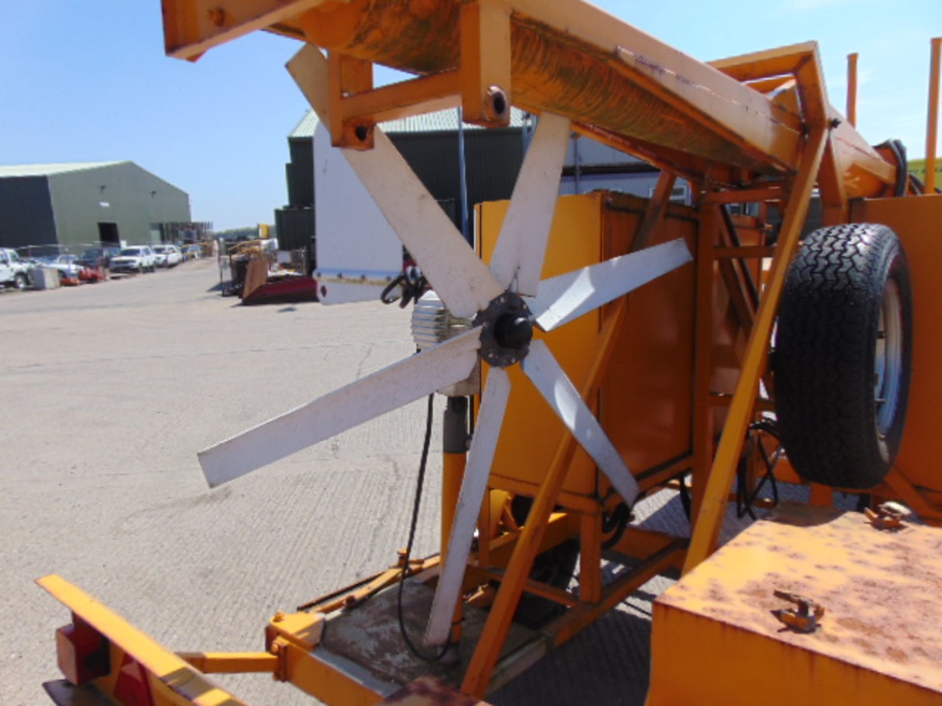 Trailer Mounted Solar/Wind Powered CCTV Unit on 15m Clark Hydraulic Mast - Image 6 of 9