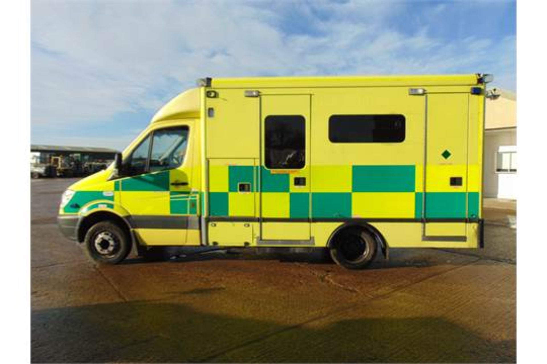 Mercedes Sprinter 515 CDI Turbo diesel ambulance - Image 4 of 22