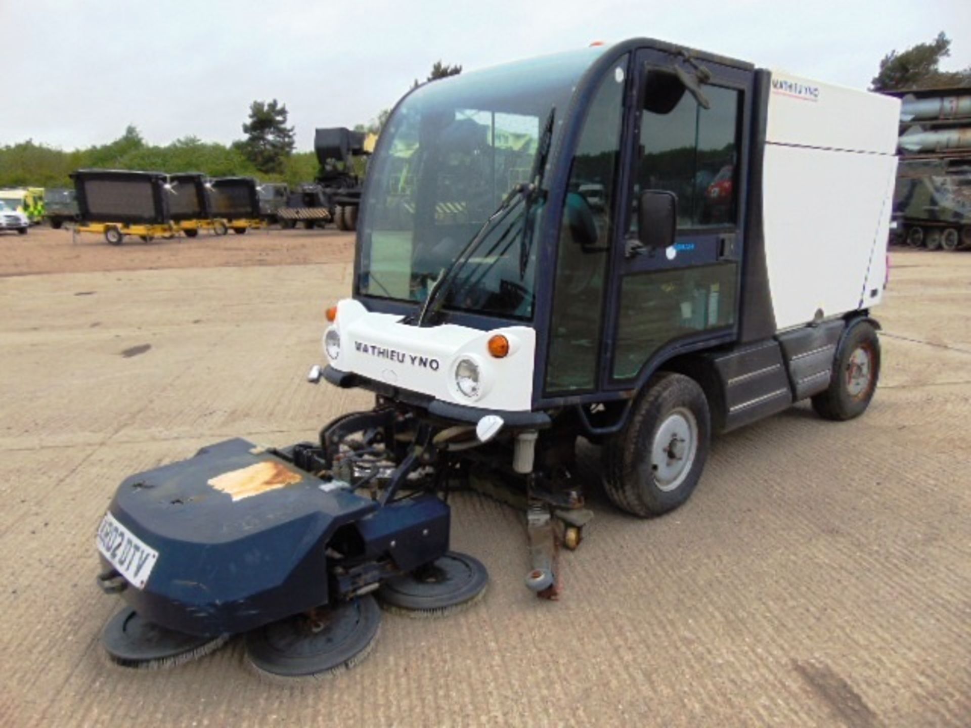 Mathieu YNO Aquazura 4.5t 2.8D Sweeper/Scrubber - Image 3 of 19