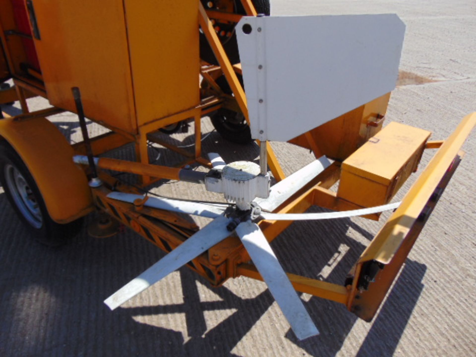 Trailer Mounted Solar/Wind Powered CCTV Unit on 15m Clark Hydraulic Mast - Image 6 of 9