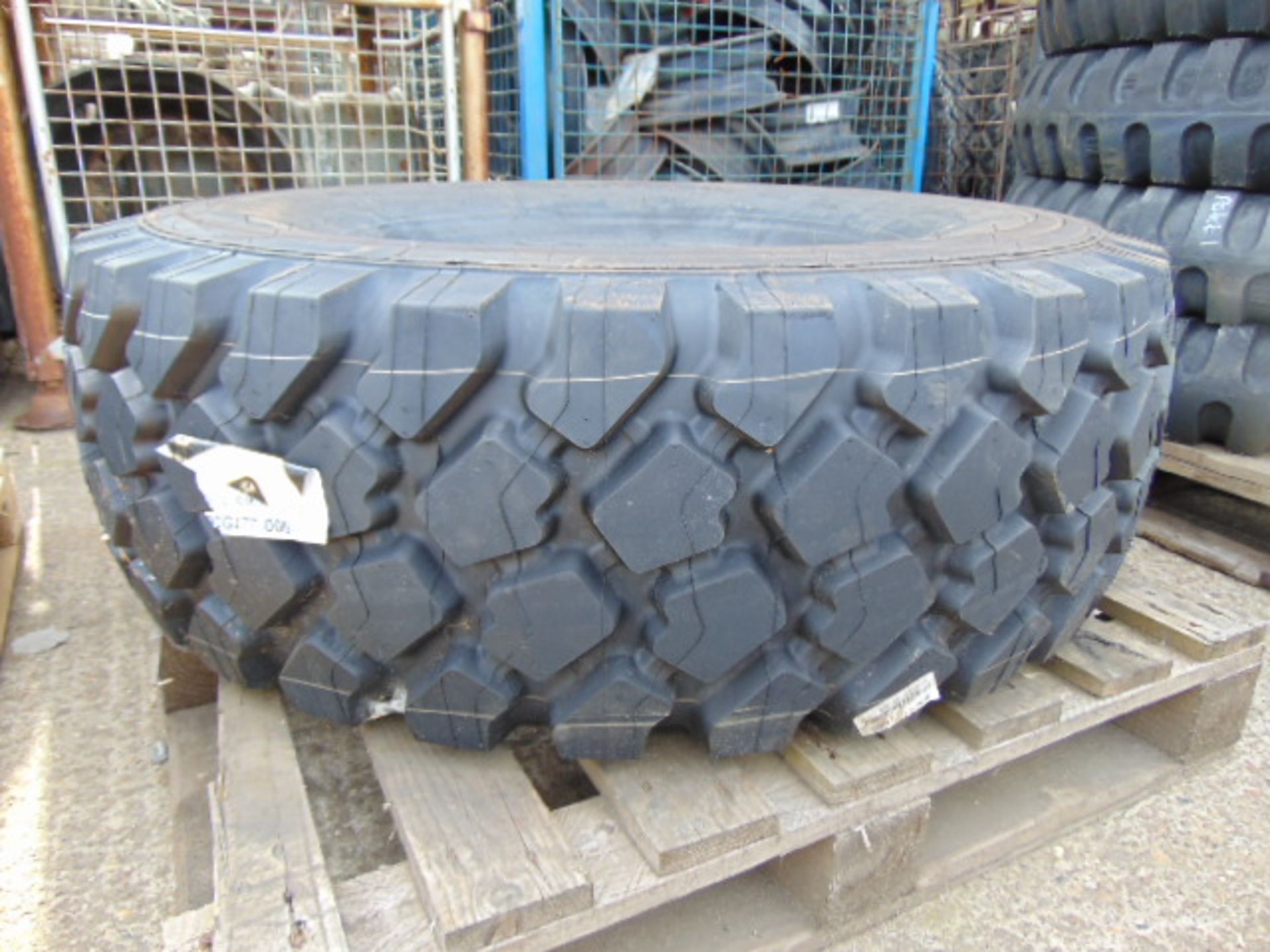 1 x Michelin 395/85 R20 XZL Tyre - Image 2 of 5