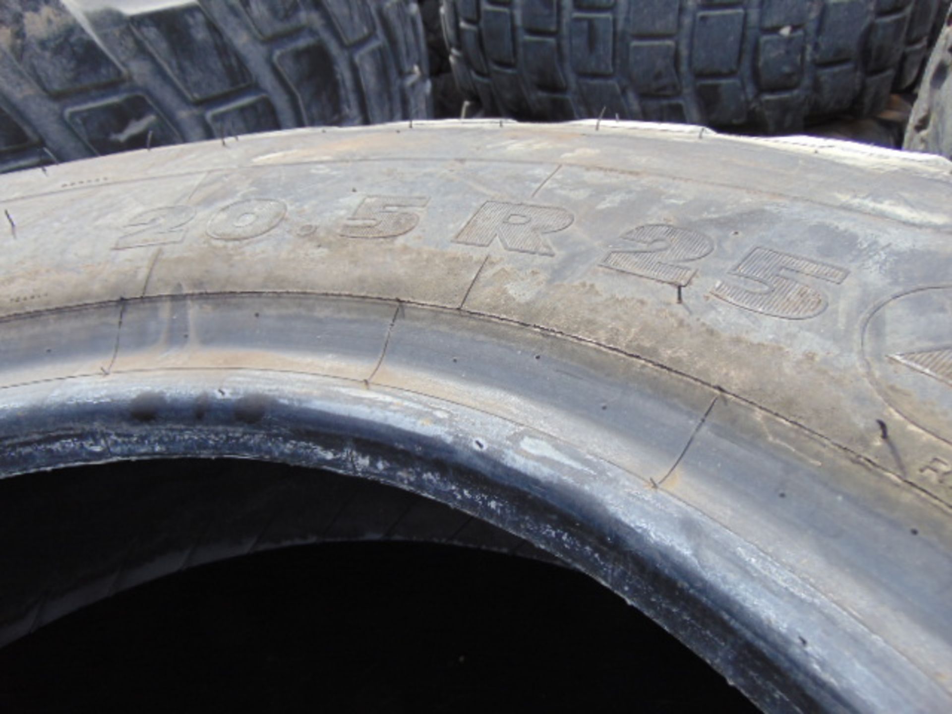 2 x Michelin 20.5 R25 XTLA Tyres - Image 5 of 6