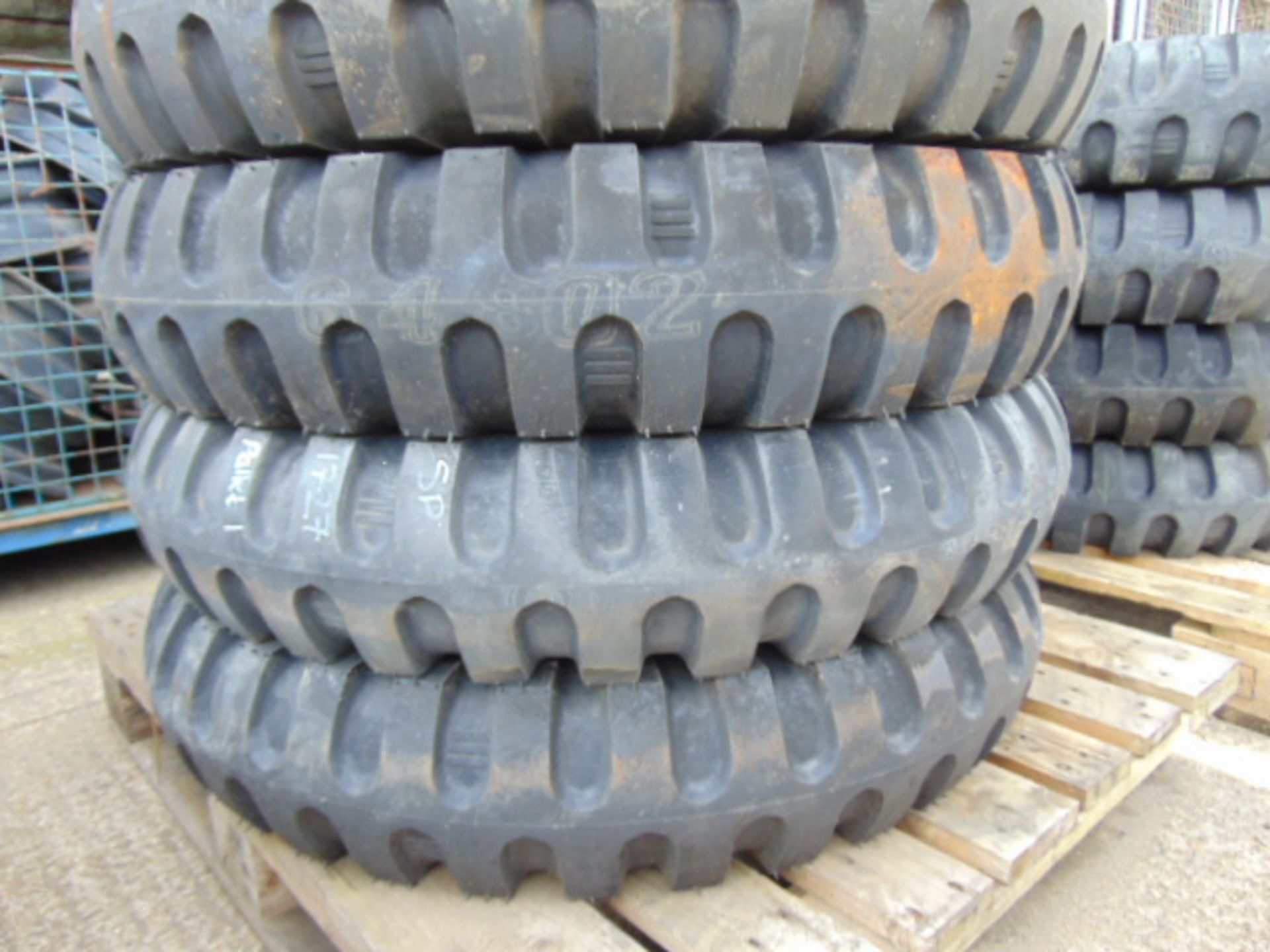 4 x S.T.A. 9.00-20 Crossply Tyres - Image 2 of 5