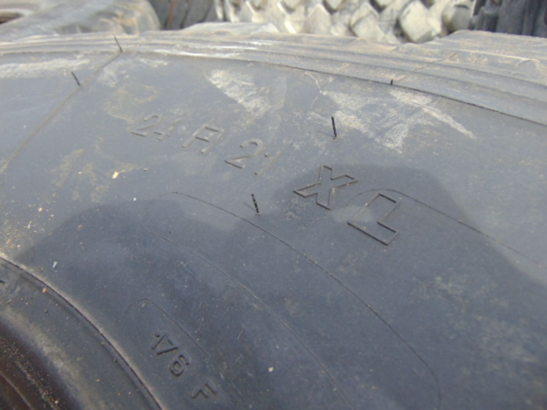 2 x Michelin 24R 21XL Tyres - Image 5 of 5