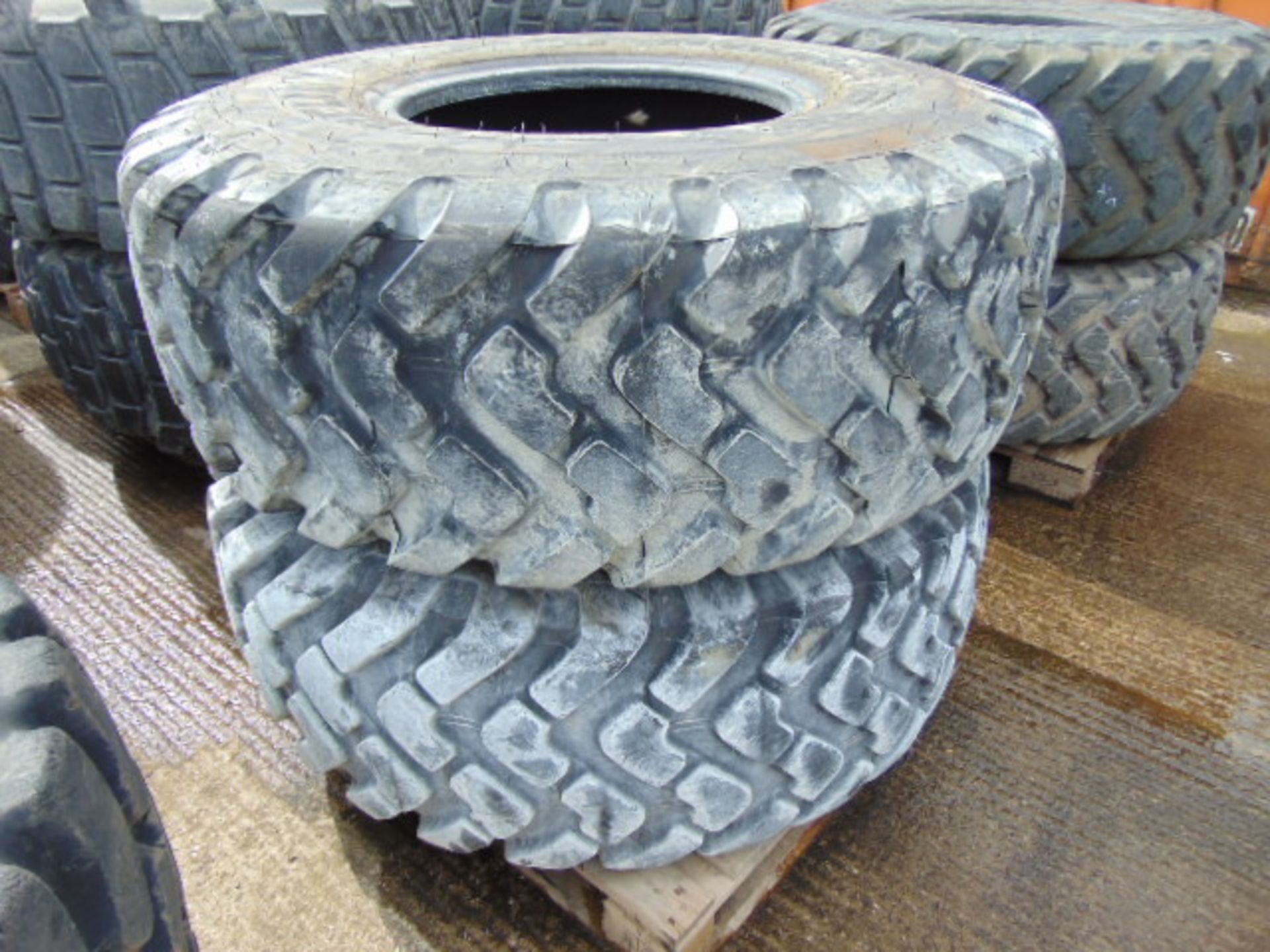 2 x Michelin 20.5 R25 XTLA Tyres