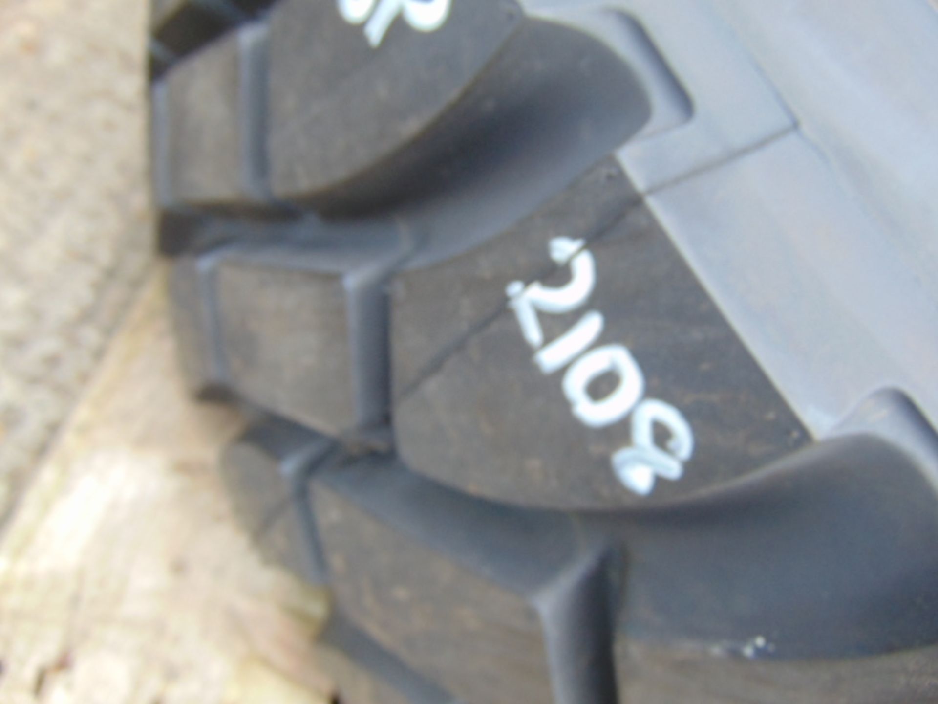 1 x Goodyear G388 12.00 R20 Tyre - Image 3 of 6
