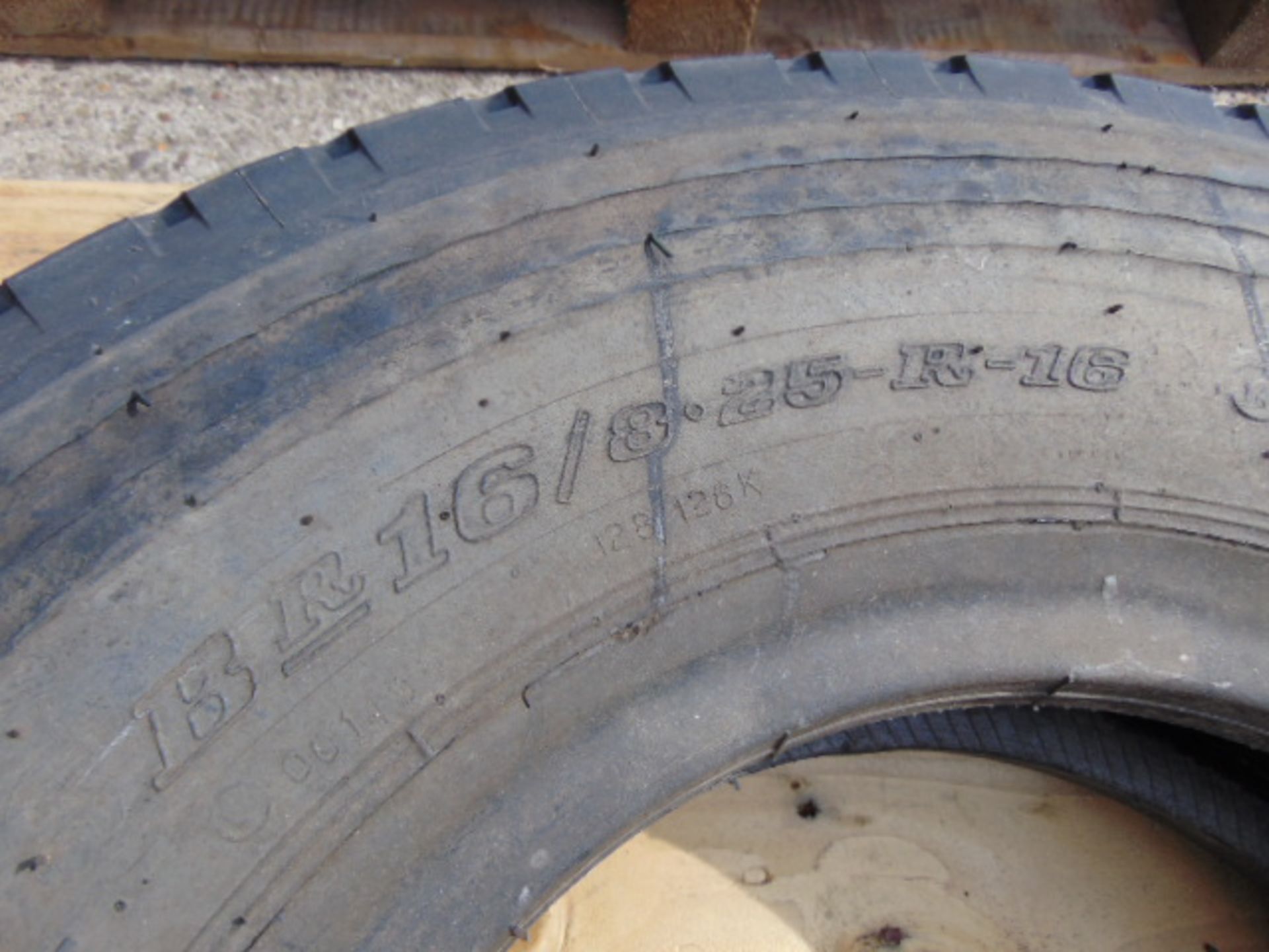 1 x Dunlop SP111 BR 16/8.25 R16 Tyre - Image 5 of 5