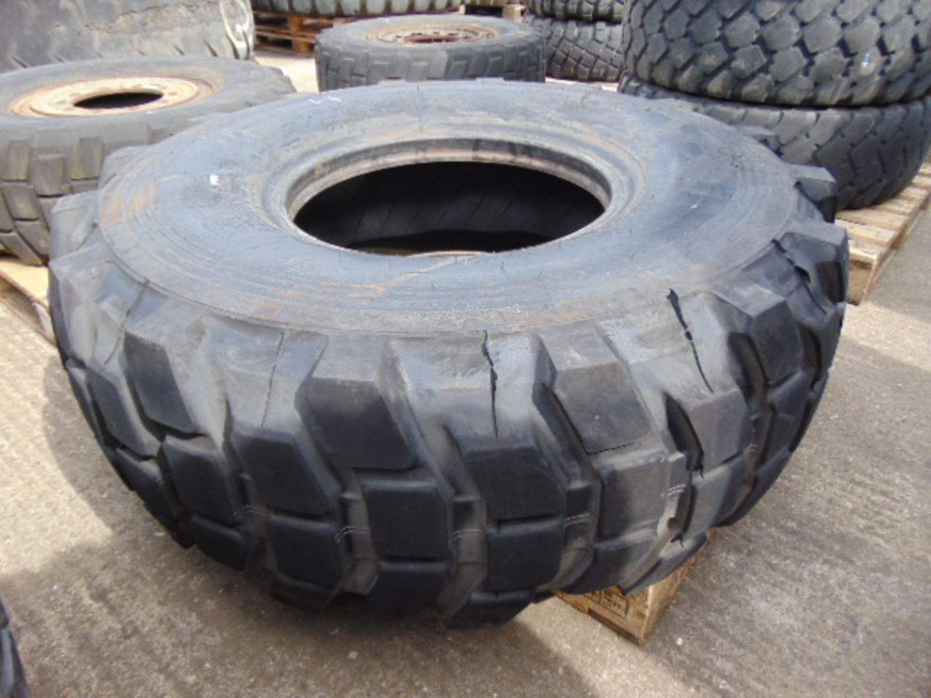 1 x Michelin 20.5 R25 XL Tyre