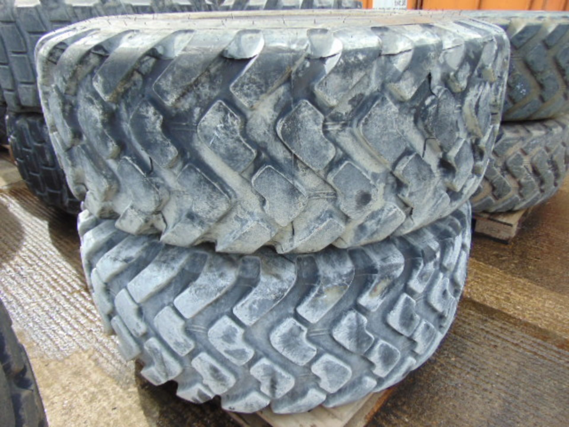 2 x Michelin 20.5 R25 XTLA Tyres - Image 2 of 6