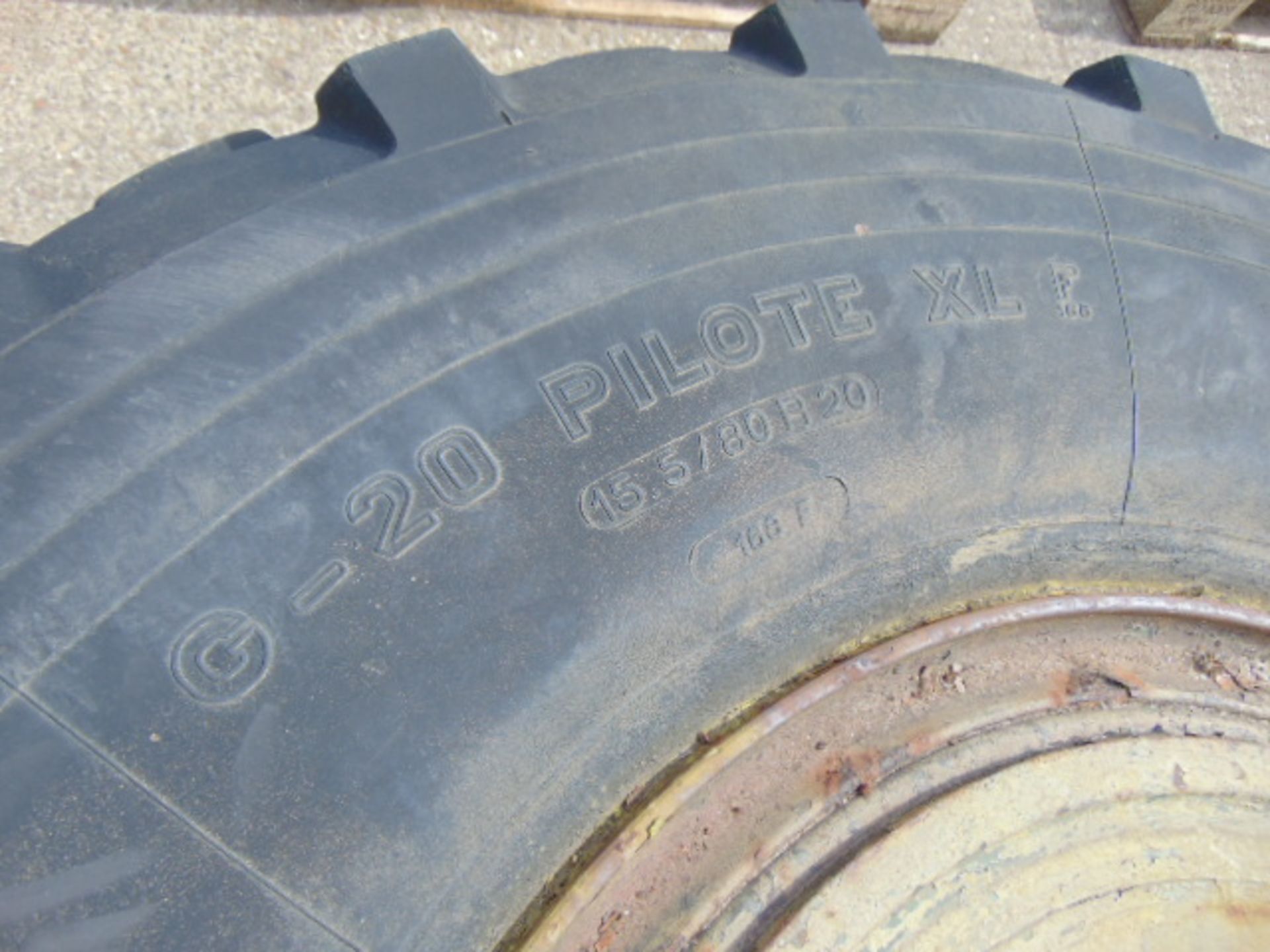 1 x Michelin G-20 Pilote XL 15.5/80 R20 Tyre on 10 stud Rim - Image 6 of 6