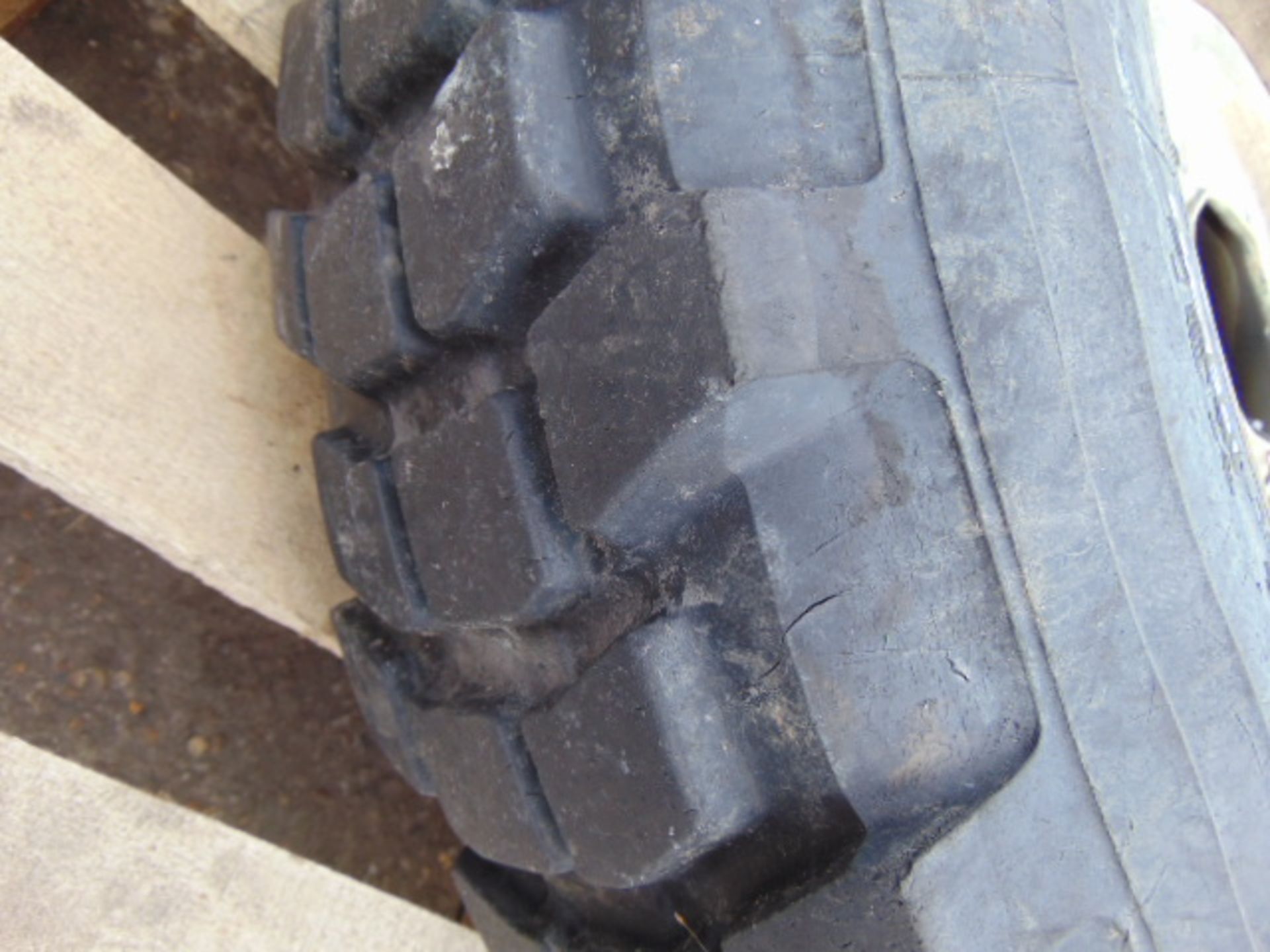 1 x Michelin 7.50 R16 XCL Tyre on a 5 stud Rim - Image 3 of 6
