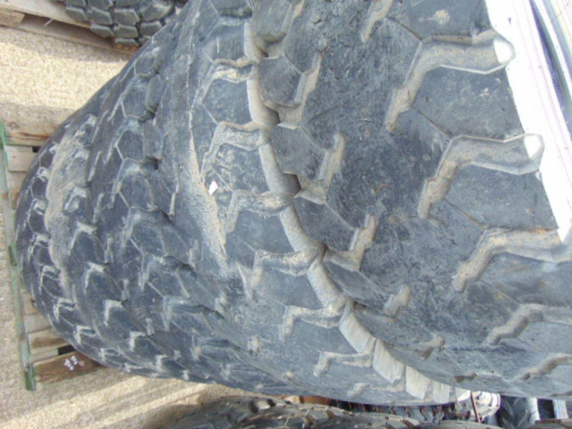 5 x Continental 14.00 R20 Tyres - Image 3 of 5
