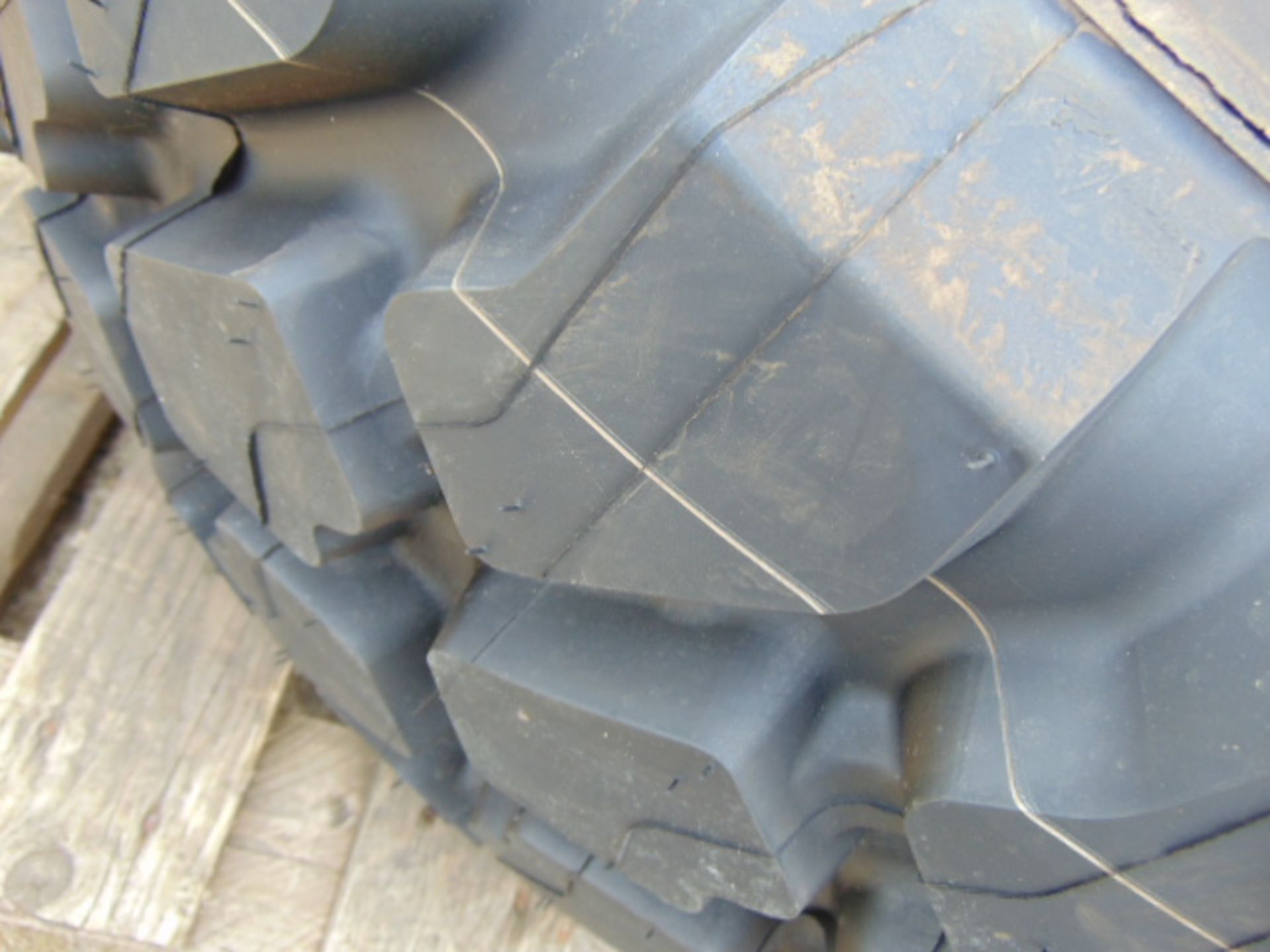 1 x Michelin 395/85 R20 XZL Tyre - Image 3 of 5