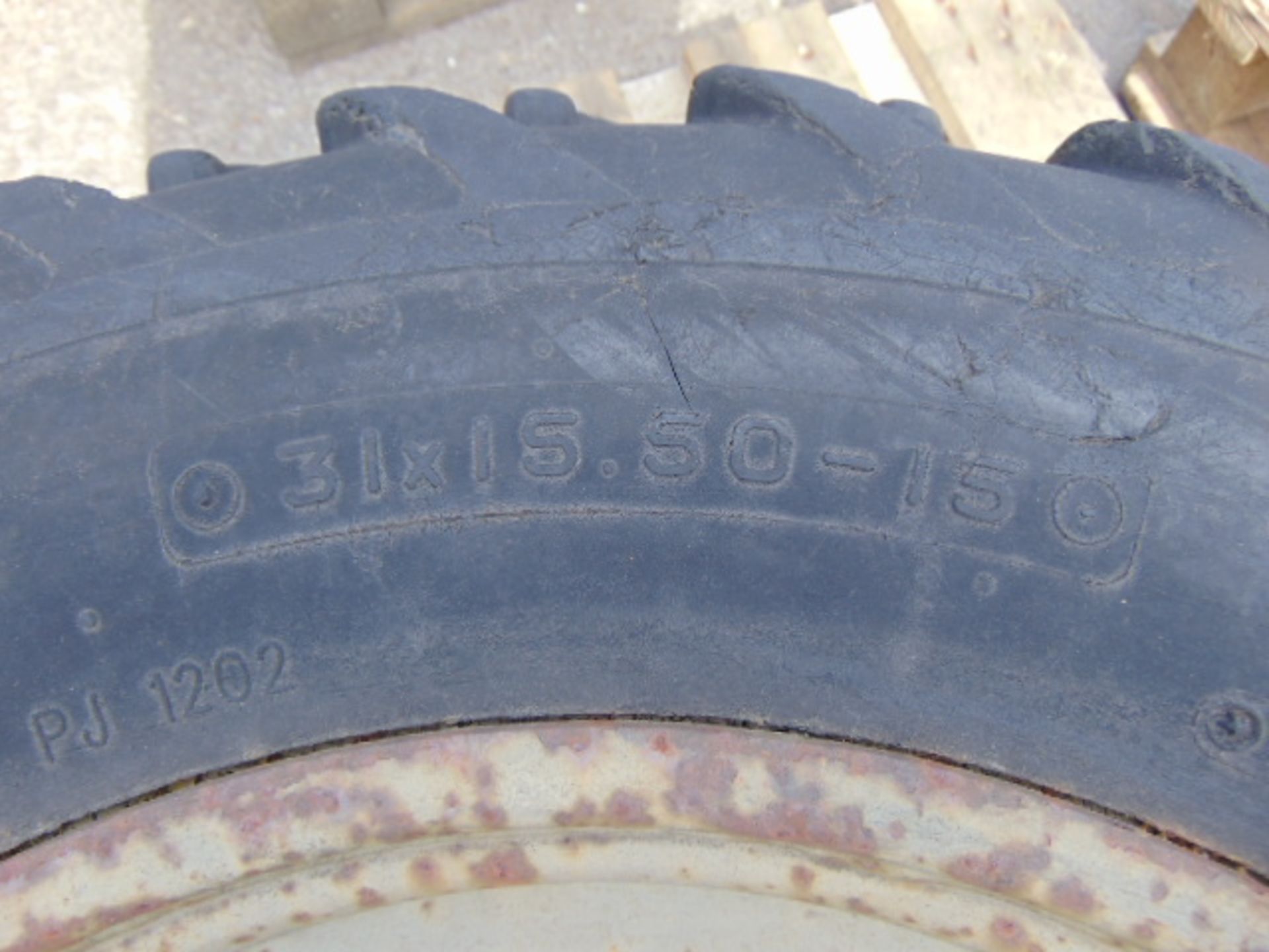 1 x Simex Tredlite 31X15.50-15 Tyre on a 5 stud Rim - Image 6 of 6