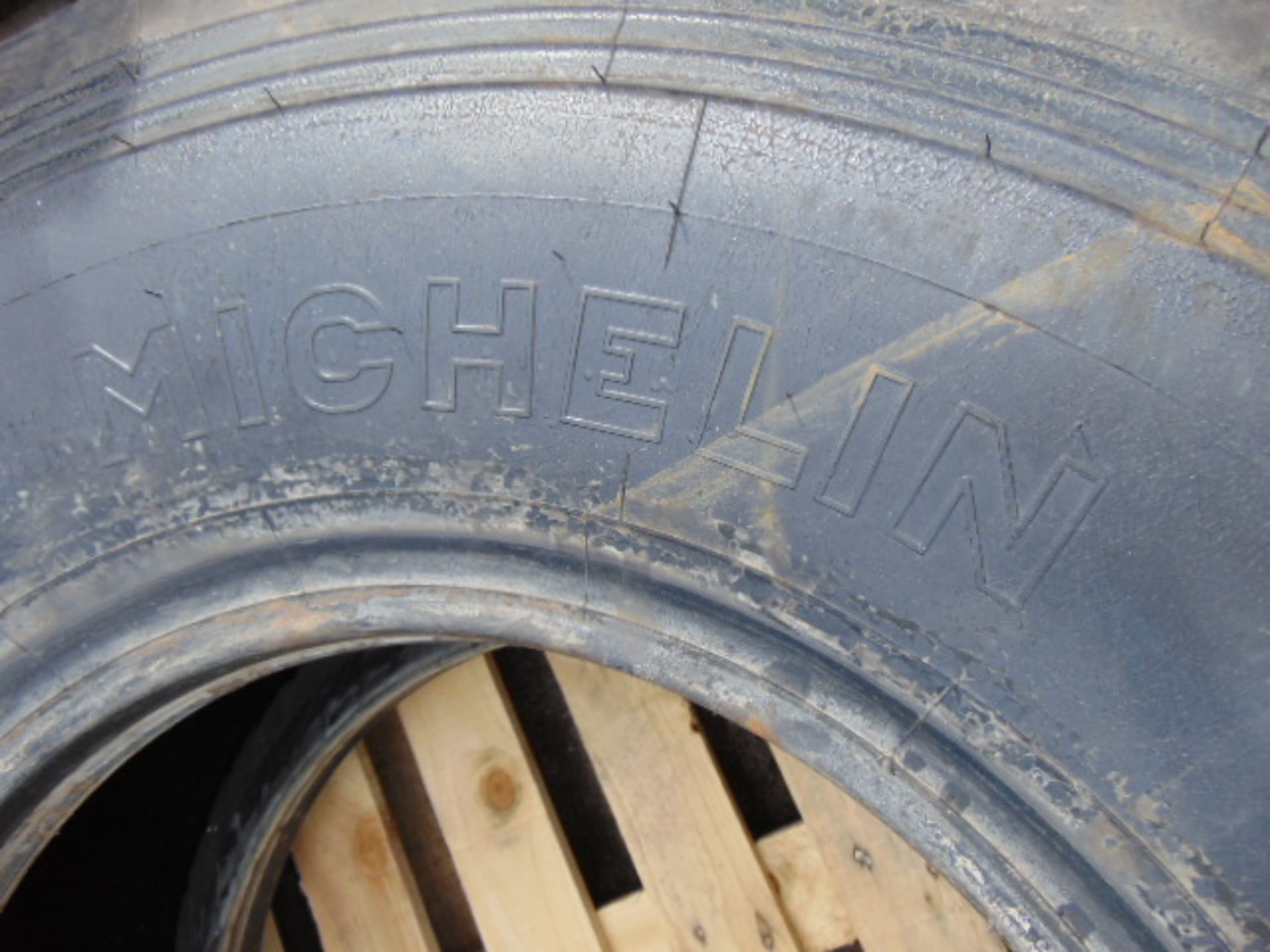 1 x Michelin 20.5 R25 XL Tyre - Image 4 of 5