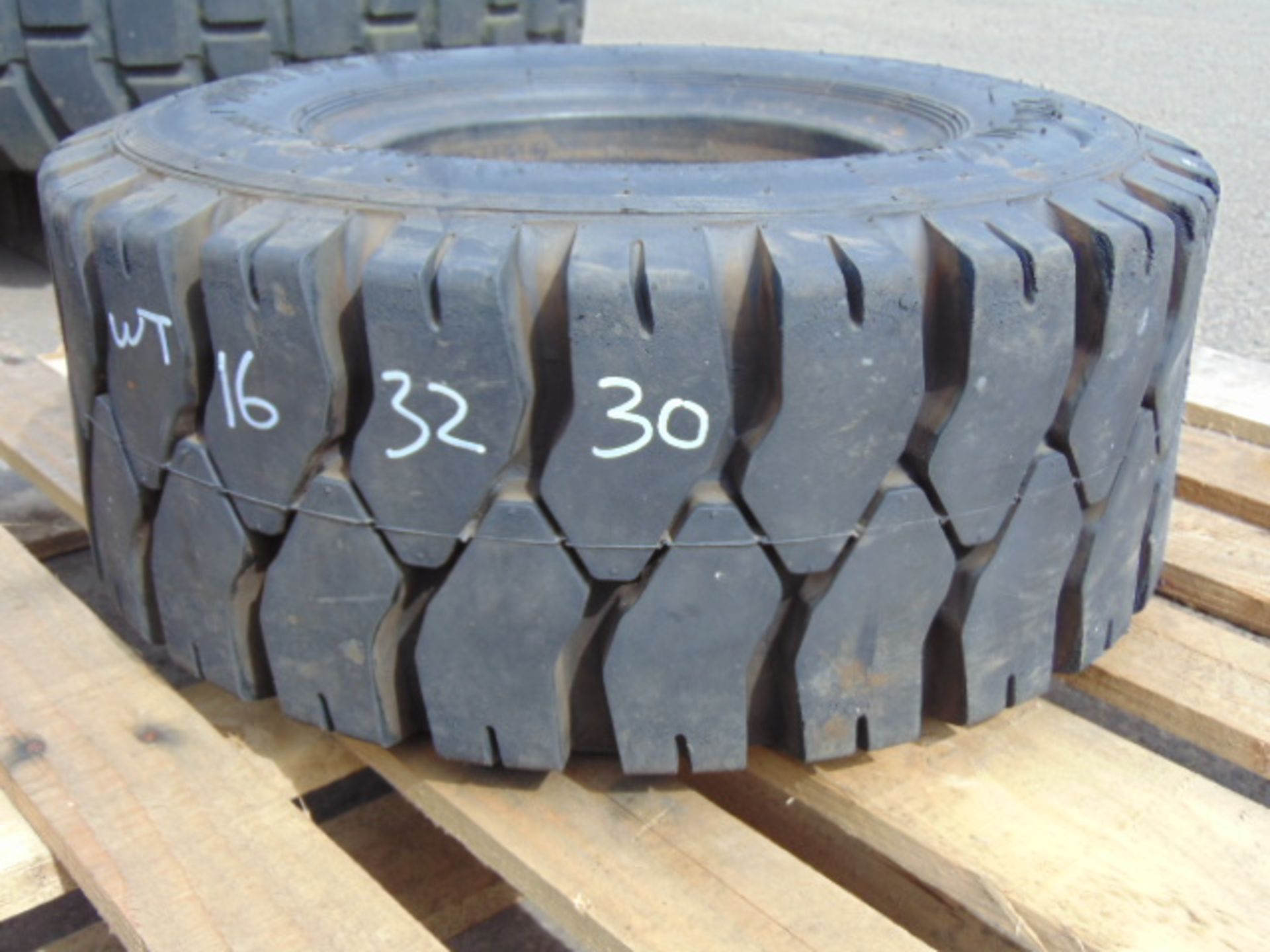 1 x Solideal Industrial Mining 23X9-10 Tyre - Image 2 of 6