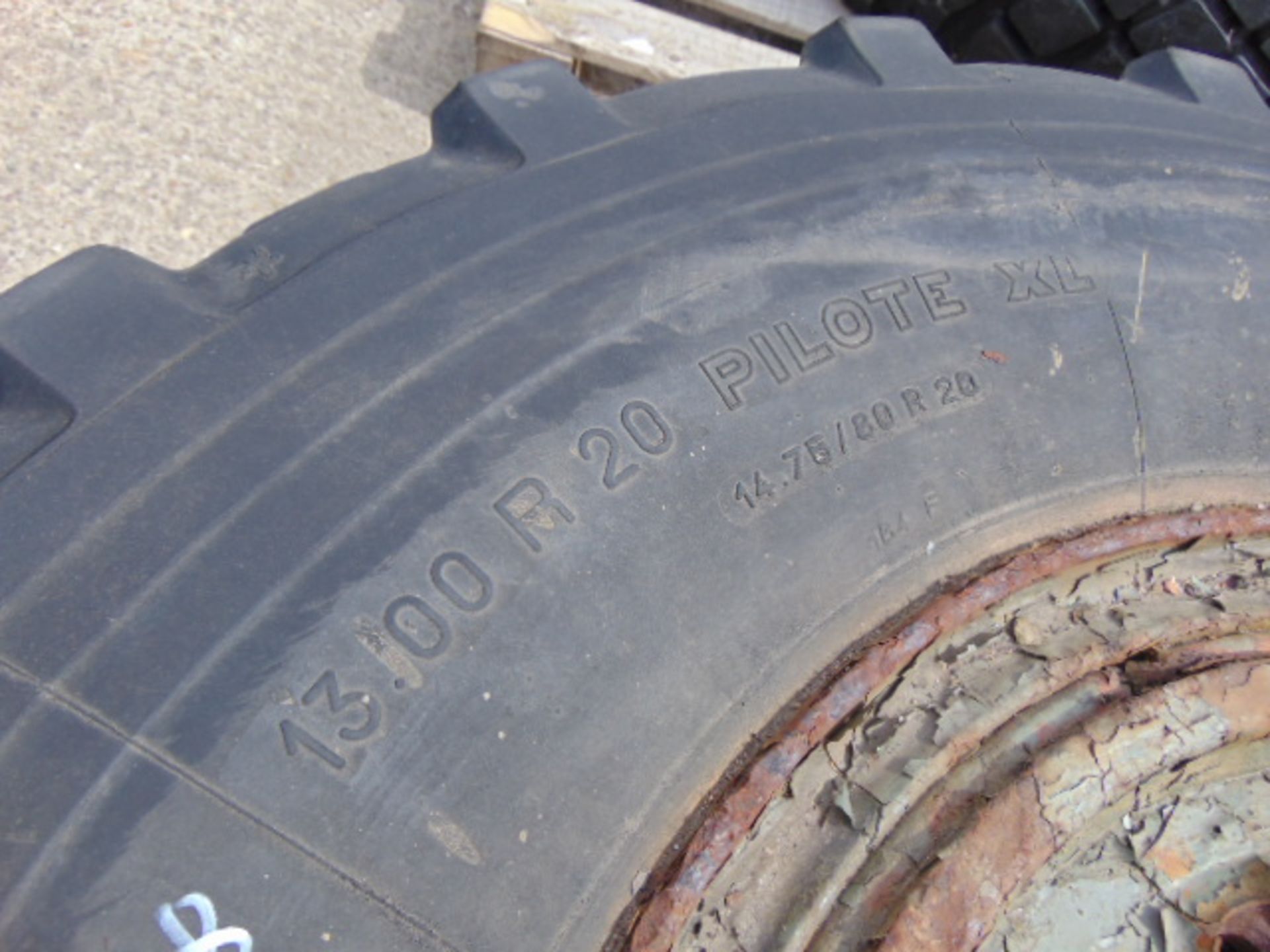 1 x Michelin 13.00 R20 Pilote XL Tyre on 10 stud Rim - Image 5 of 5