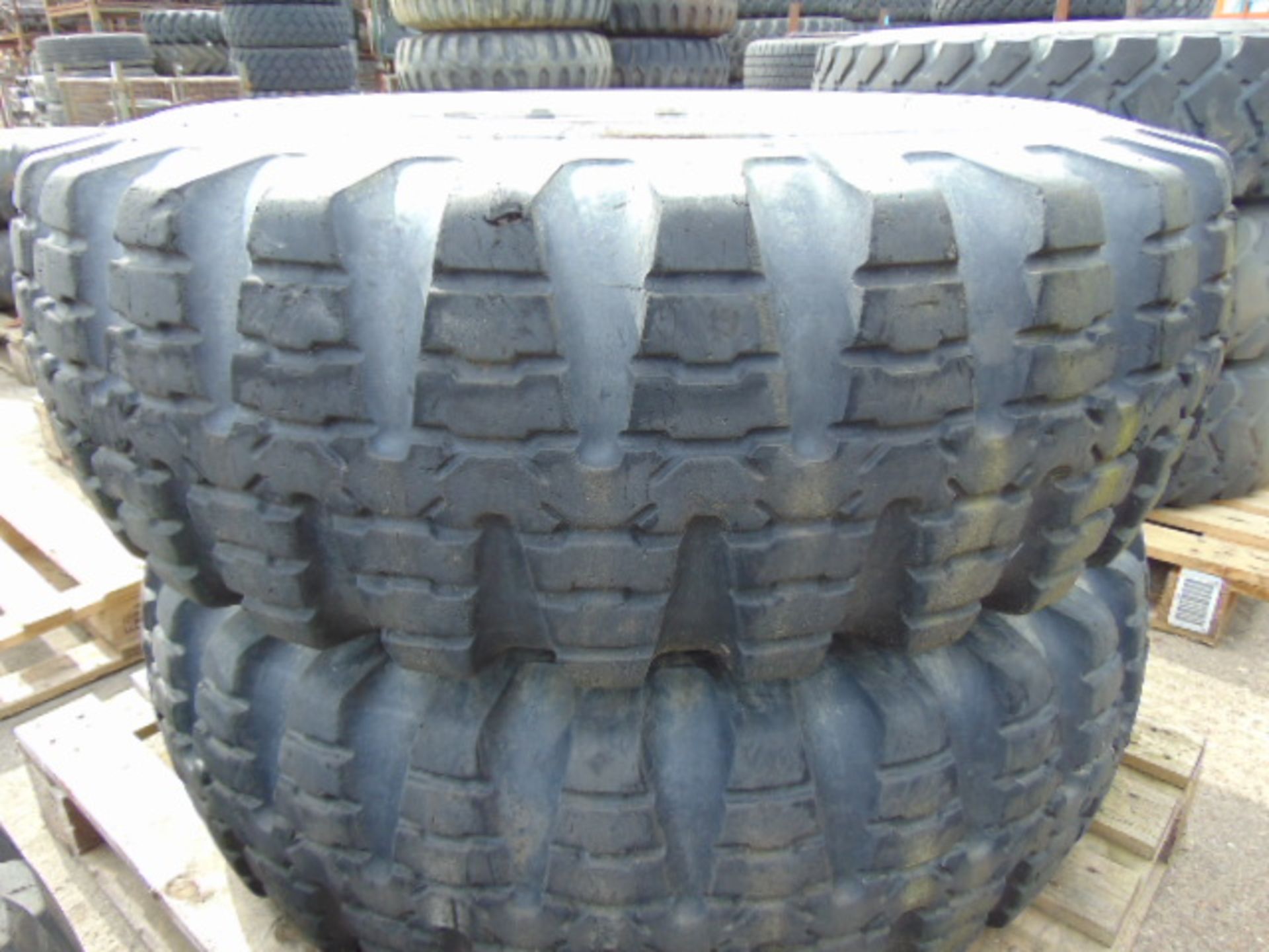 2 x Dunlop Trak Grip 14.00-20 Tyres - Image 2 of 5