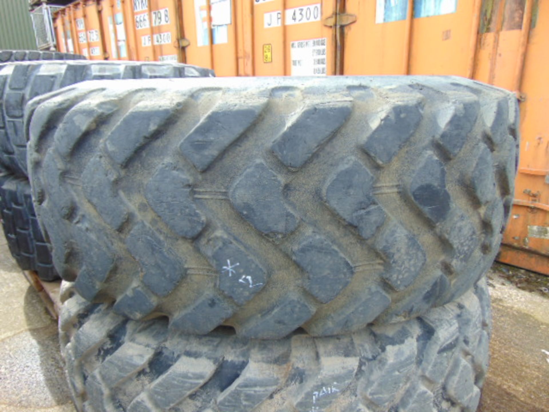 2 x Michelin 20.5 R25 XTLA Tyres - Image 2 of 6
