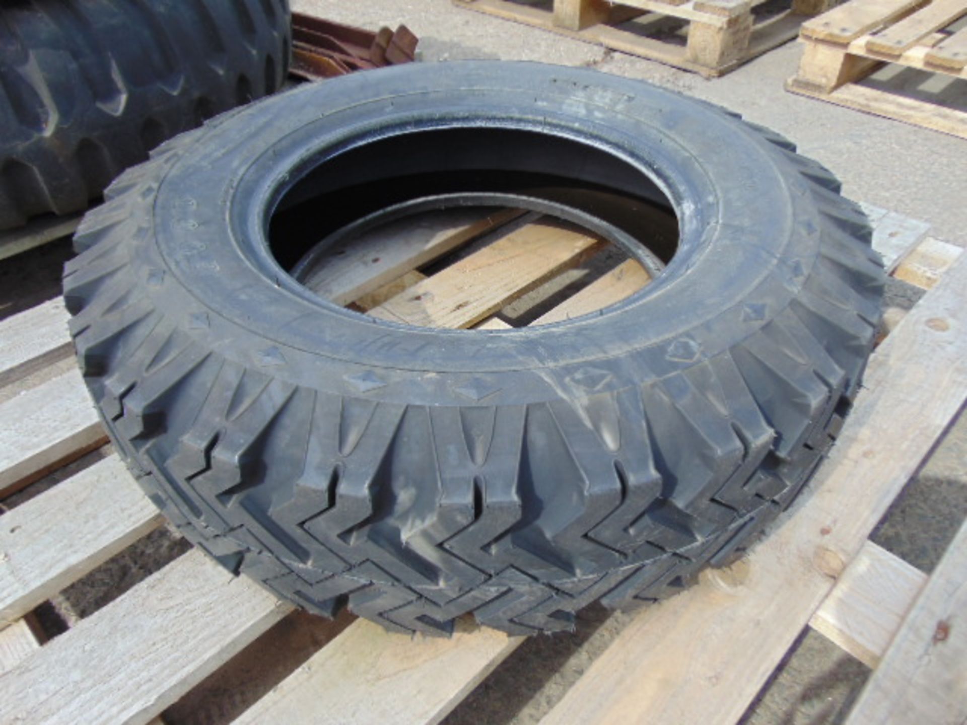 1 x Goodyear 7.50-16 Xtra Grip Tyre