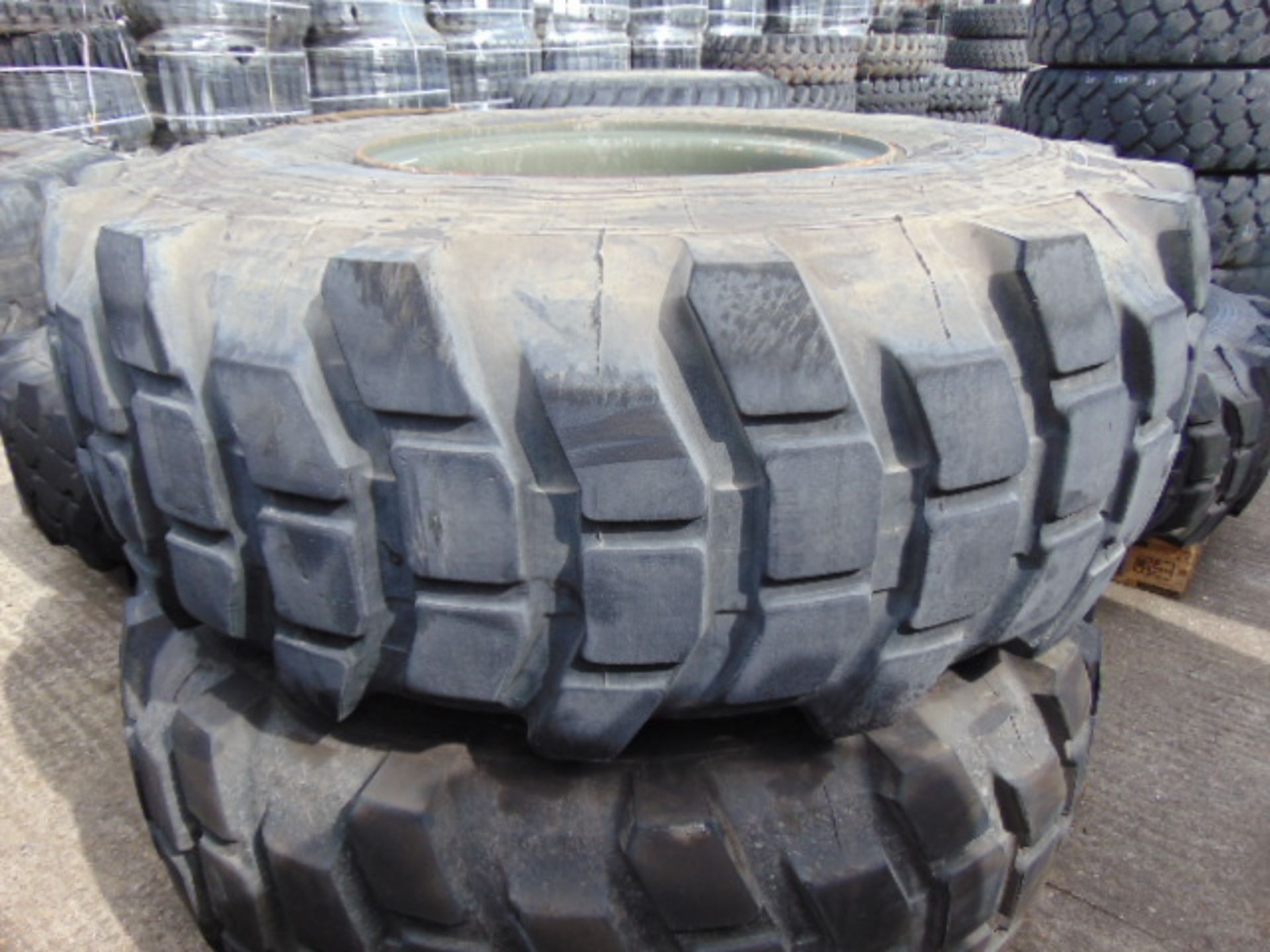 2 x Michelin 20.5 R25 XL Tyres on 10 stud Rims - Image 2 of 6
