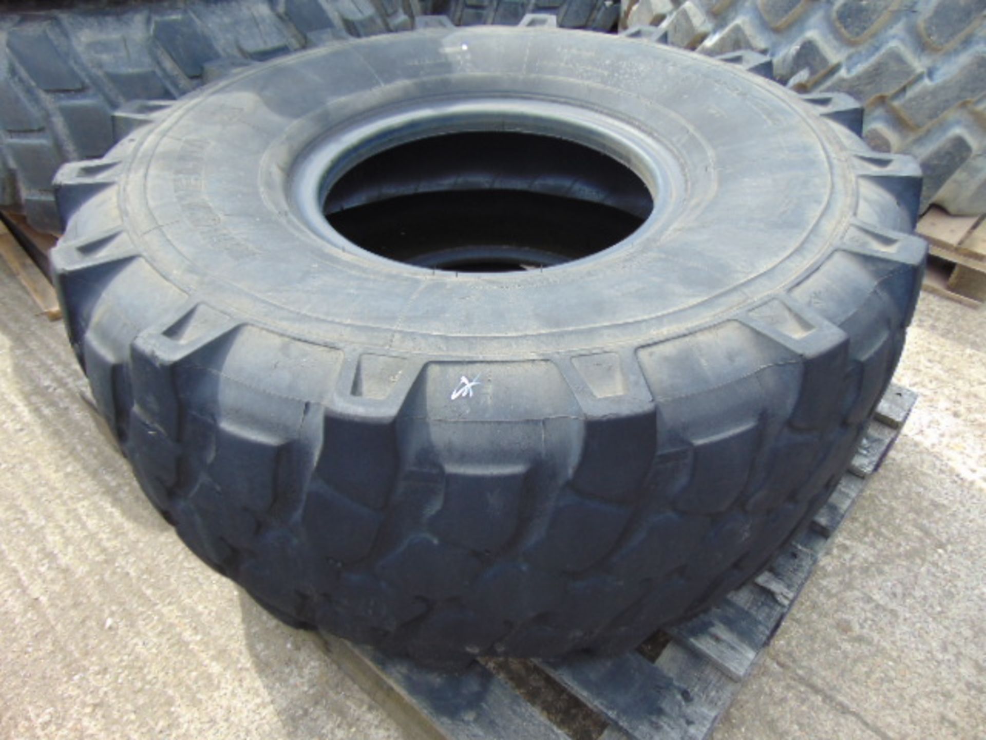 1 x Michelin 475/80 R20 XML Tyre