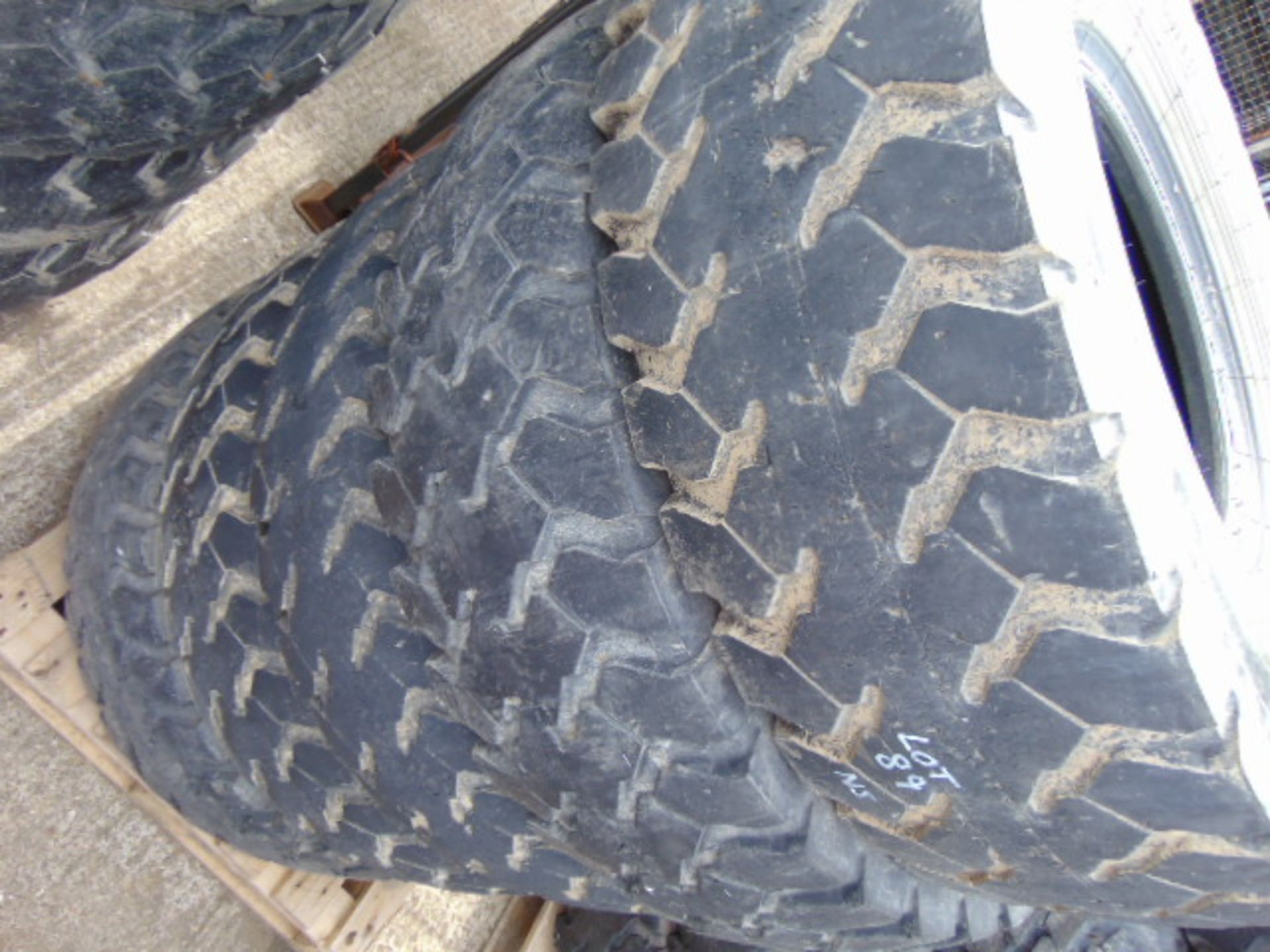 5 x Continental 14.00 R20 Tyres - Image 3 of 5