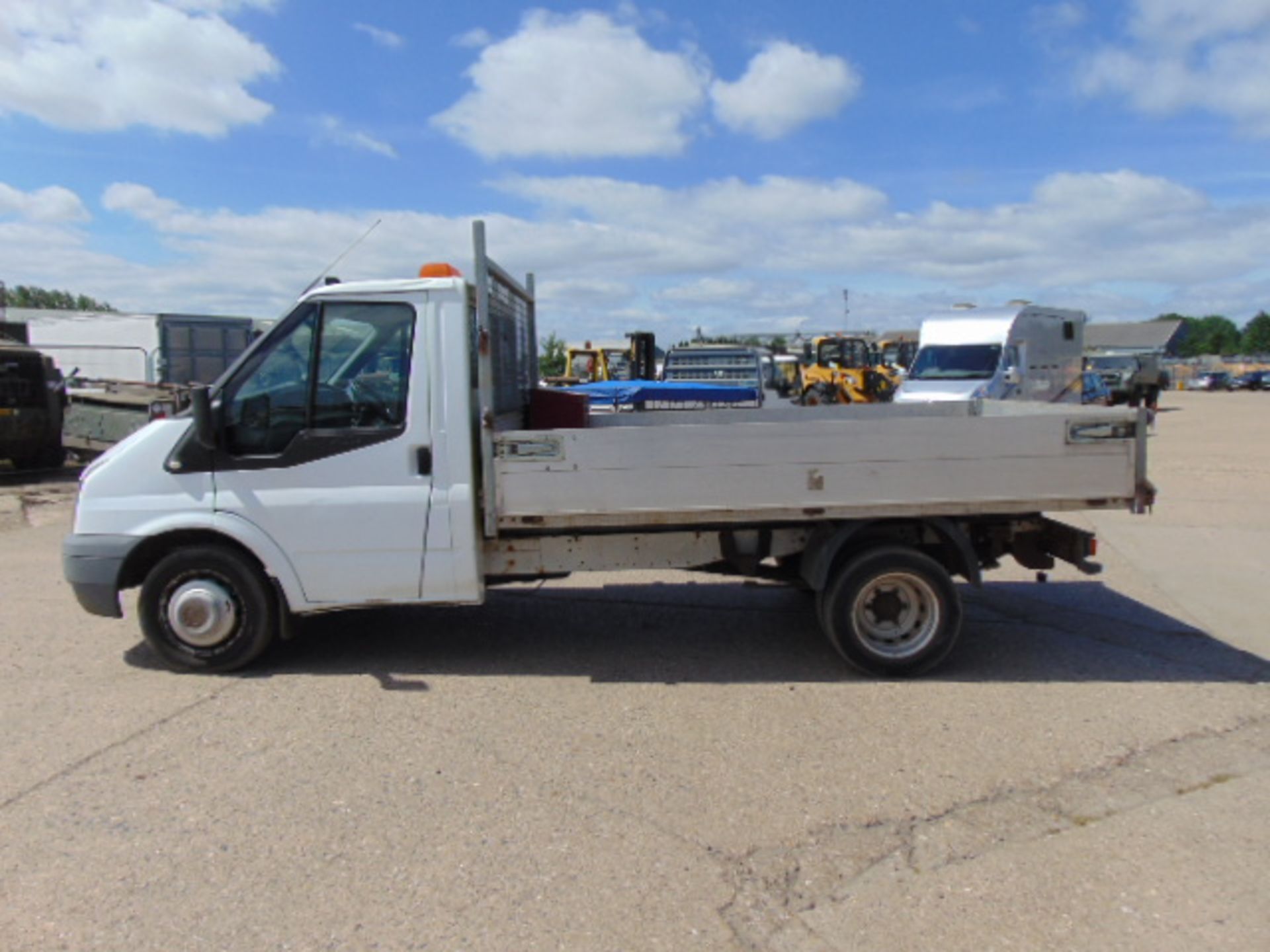 2008 Ford Transit 115 T350 Flat Bed Tipper 31,936 miles! - Image 5 of 15