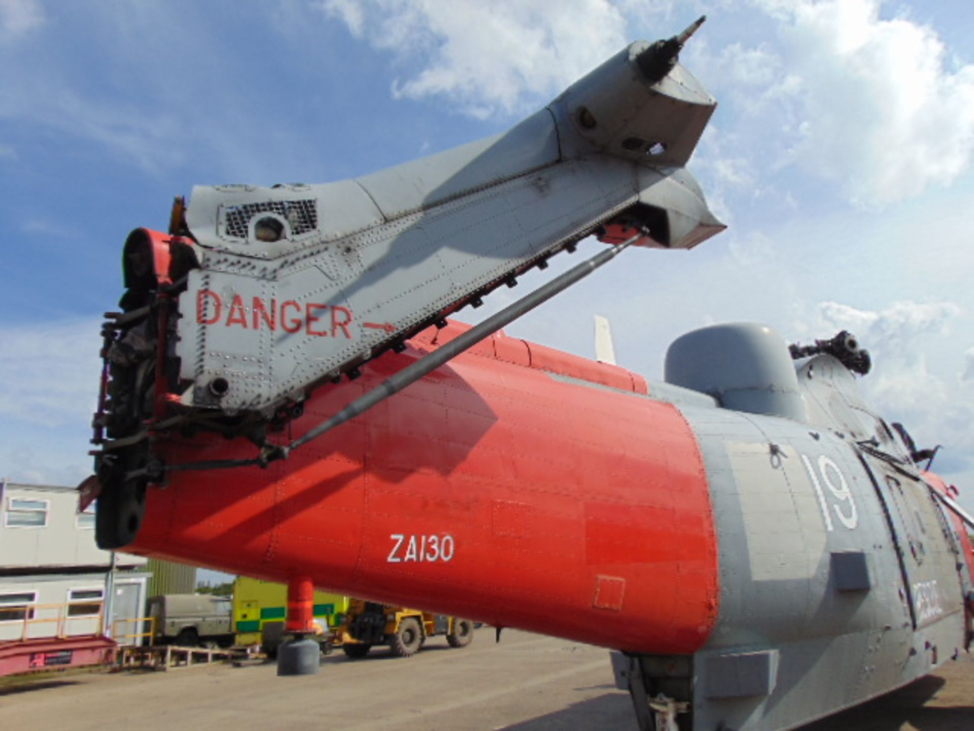 Westland Sea King HAS.5 (TAIL NUMBER ZA130) Airframe - Image 6 of 42