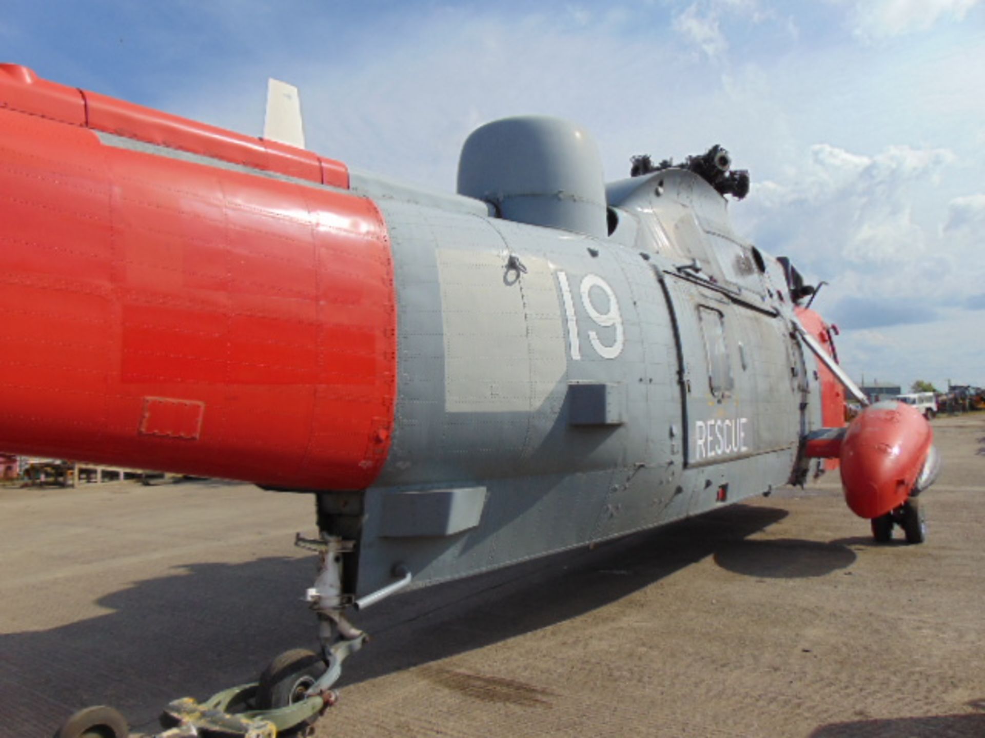 Westland Sea King HAS.5 (TAIL NUMBER ZA130) Airframe - Image 5 of 42