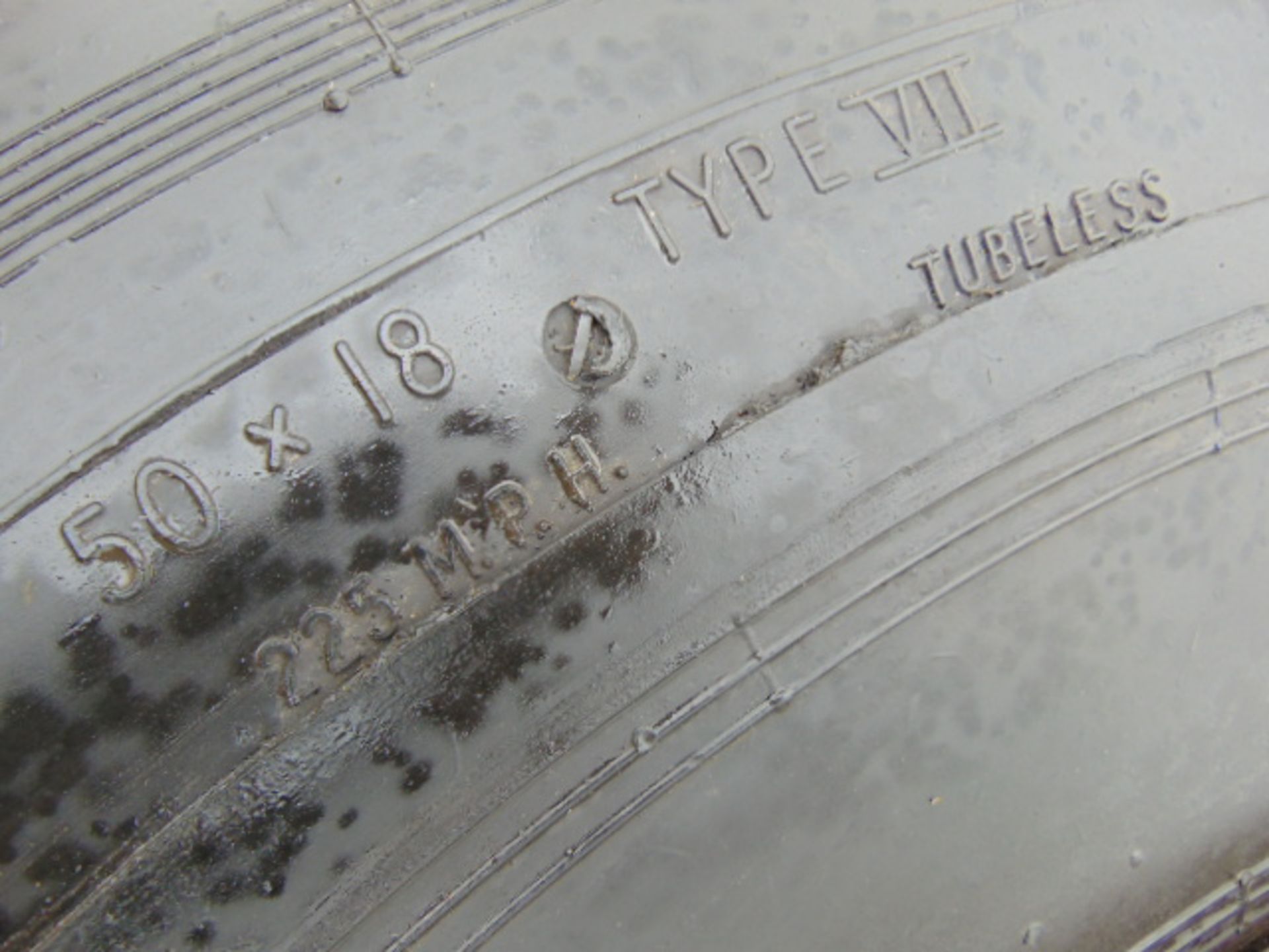 VC10 Aircraft Tyre and Rim - Image 7 of 7