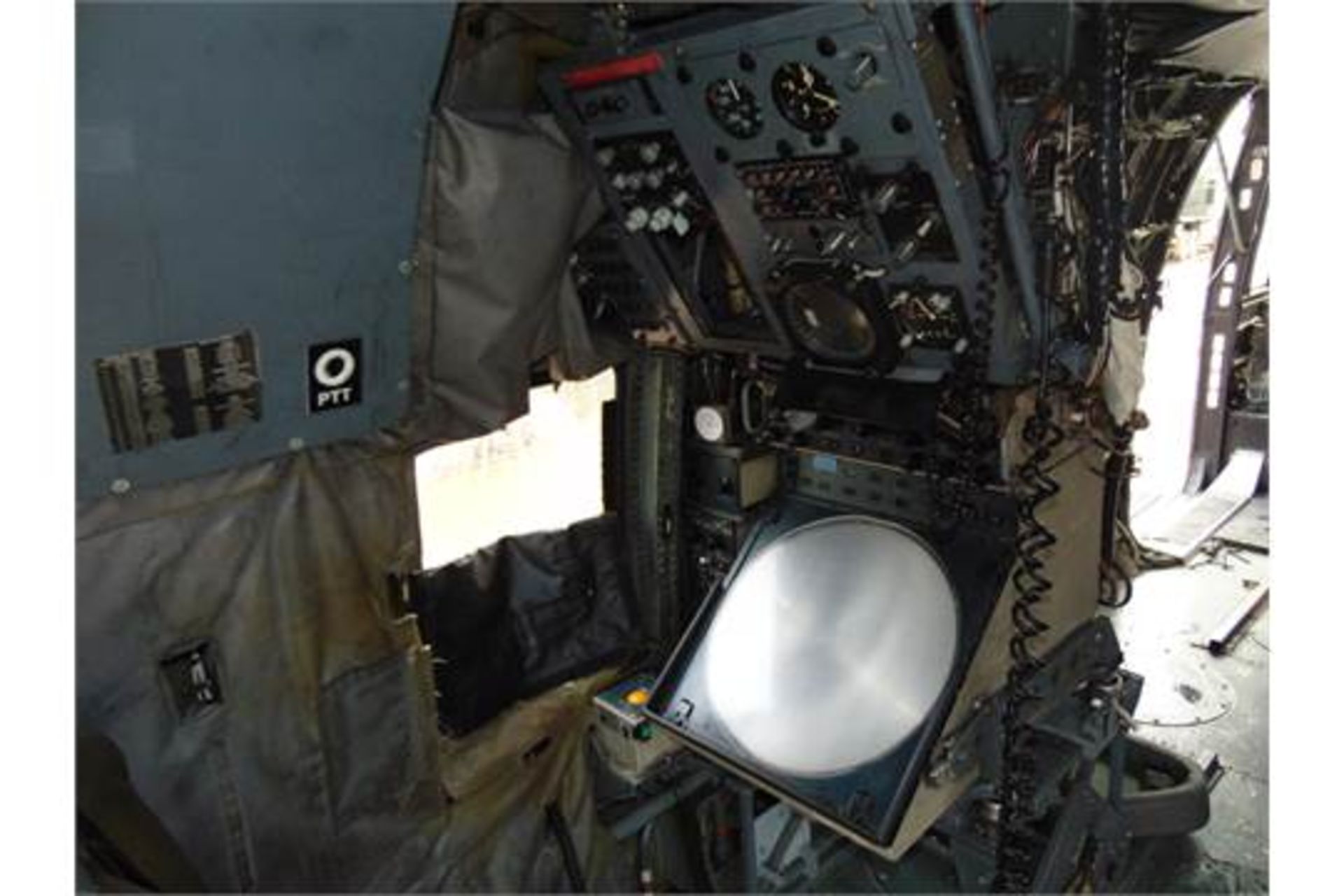 Westland Sea King HU.5 (TAIL NUMBER XV661) Airframe - Image 24 of 39