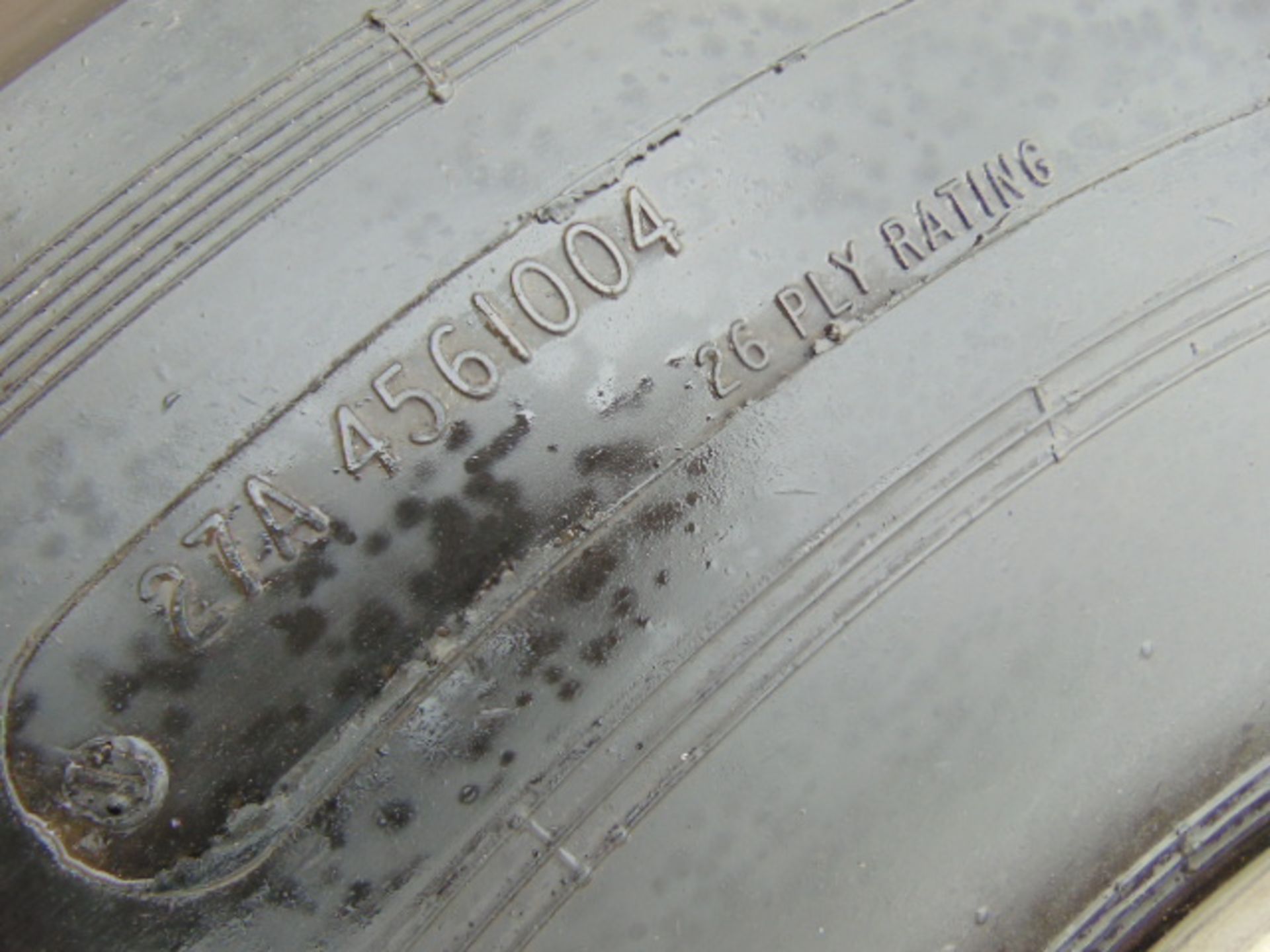 VC10 Aircraft Tyre and Rim - Image 6 of 7